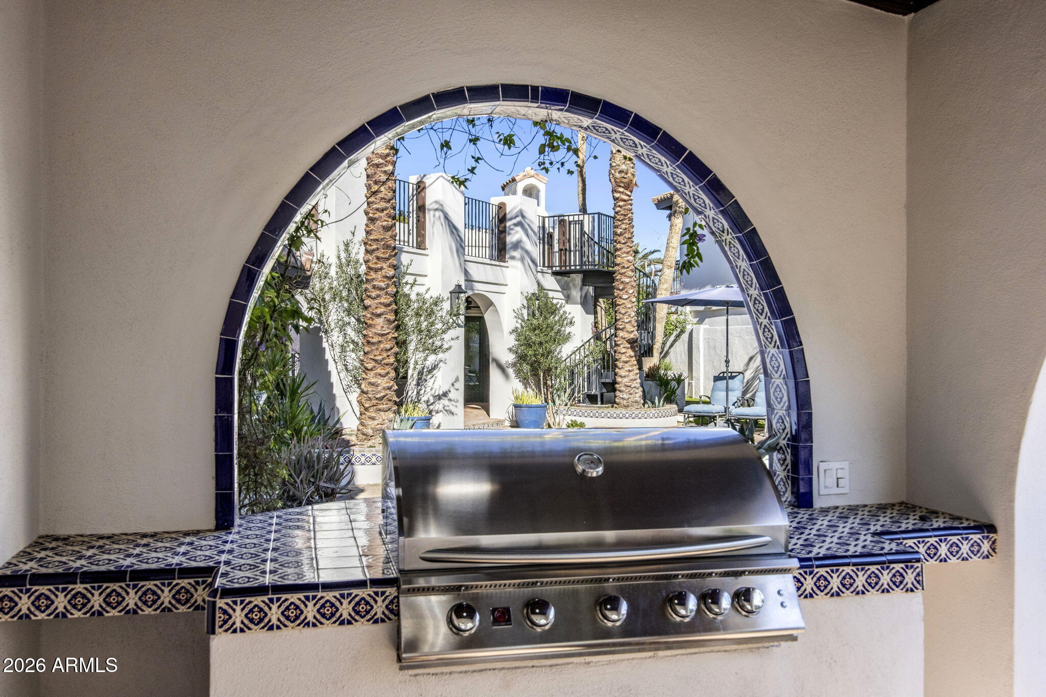 8127 E DEL CAPITAN Drive