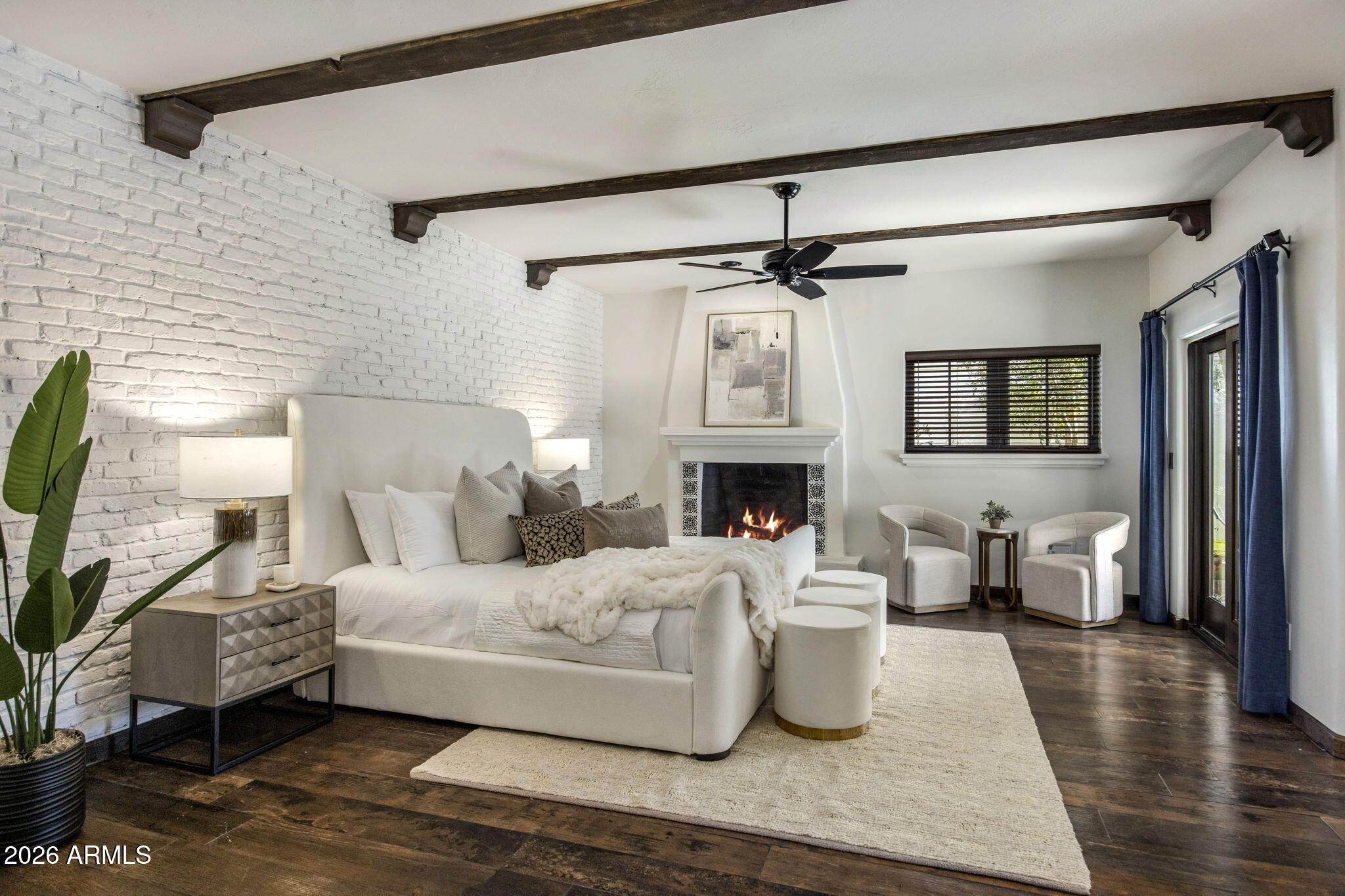 8127 E DEL CAPITAN Drive