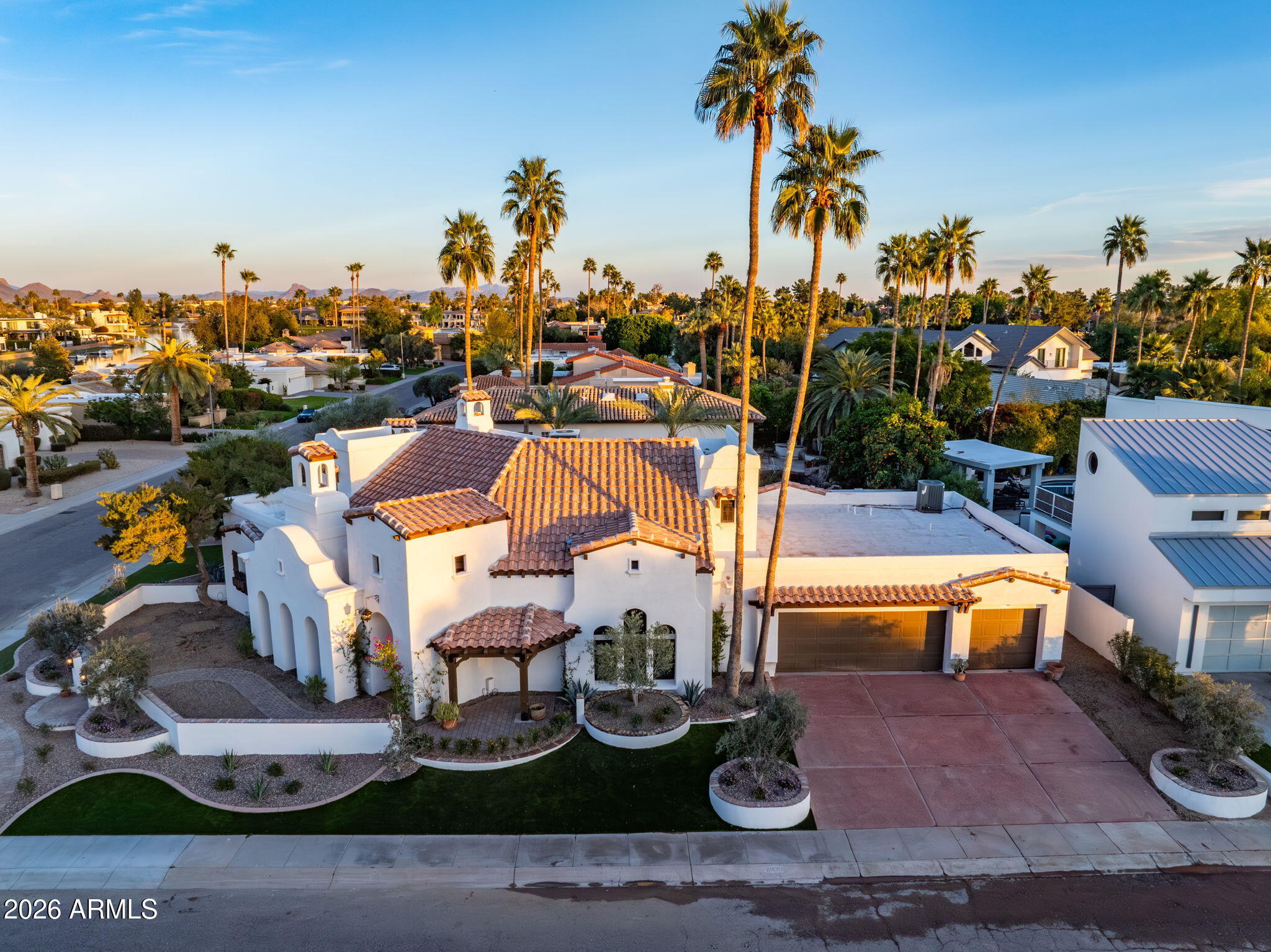 8127 E DEL CAPITAN Drive