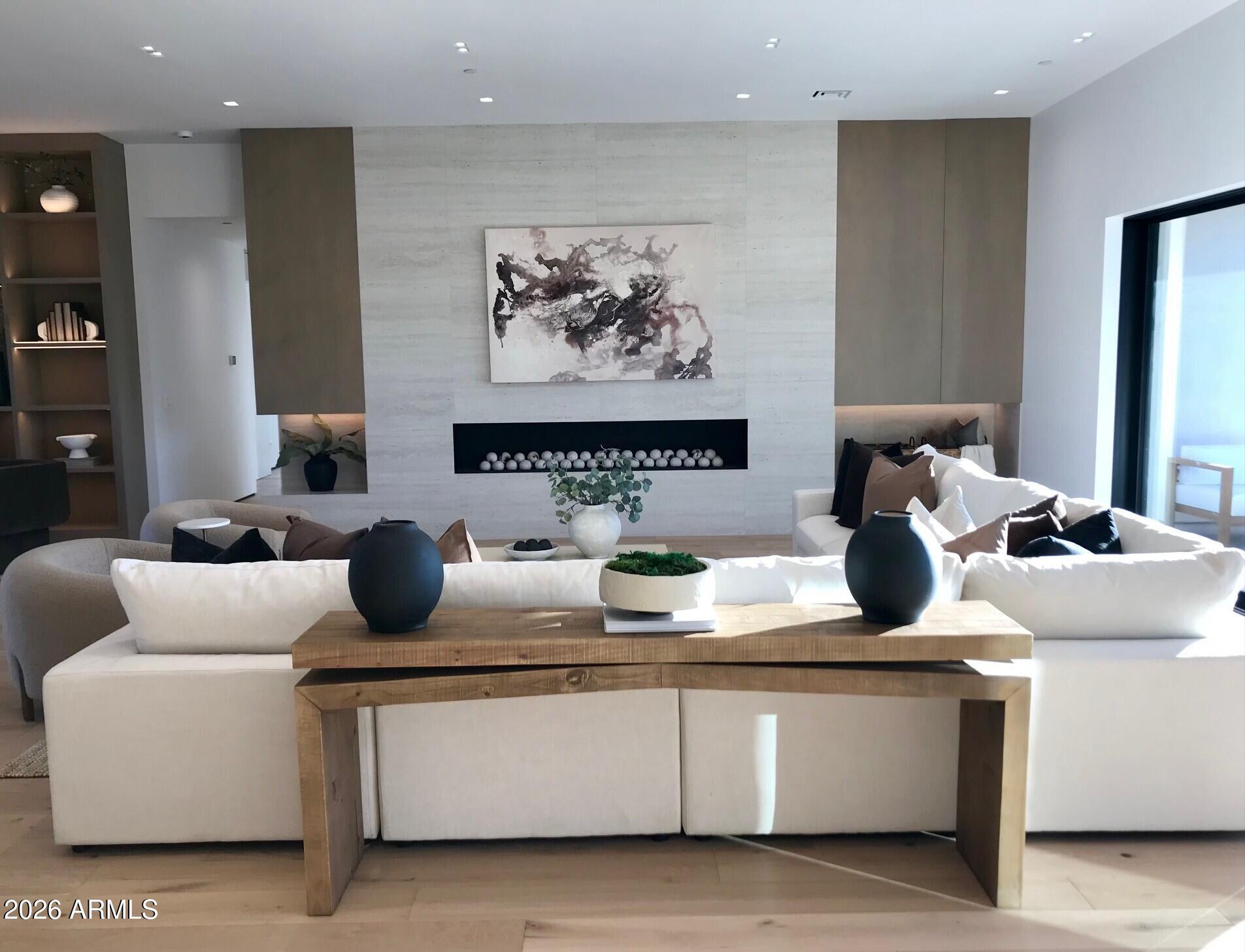 5525 E LINCOLN Drive 124