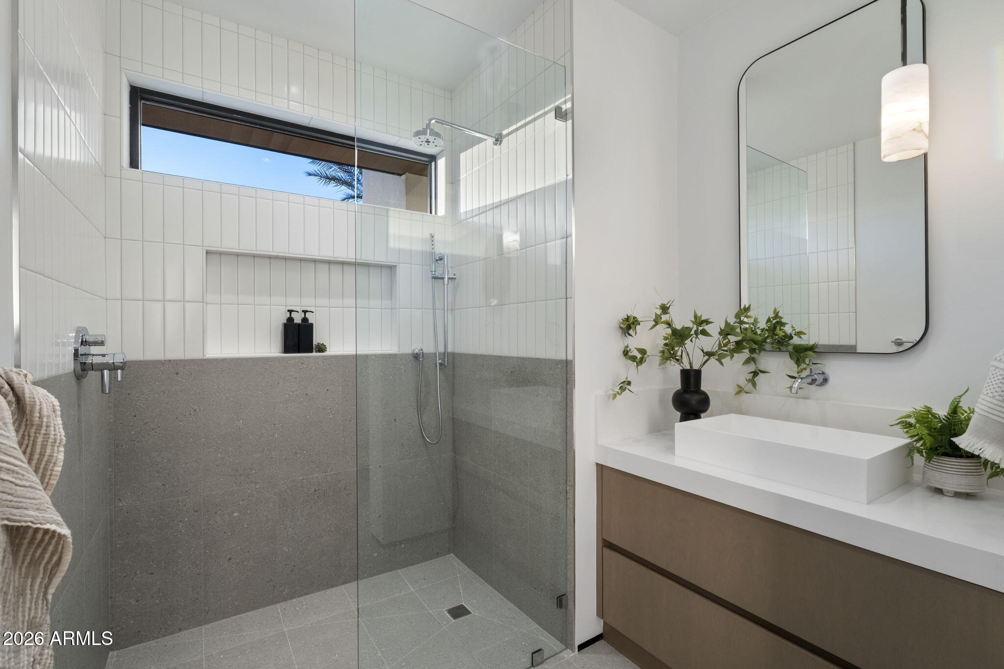 5525 E LINCOLN Drive 124