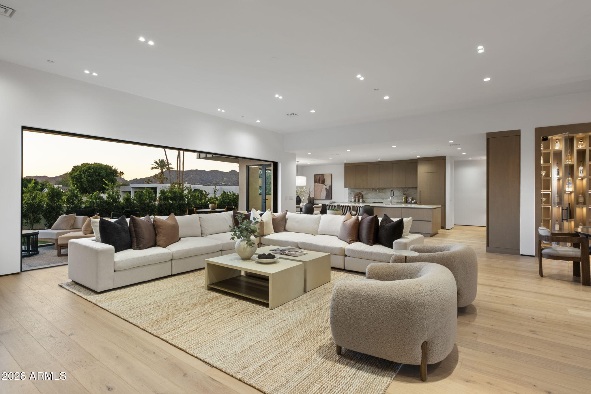 5525 E LINCOLN Drive 124