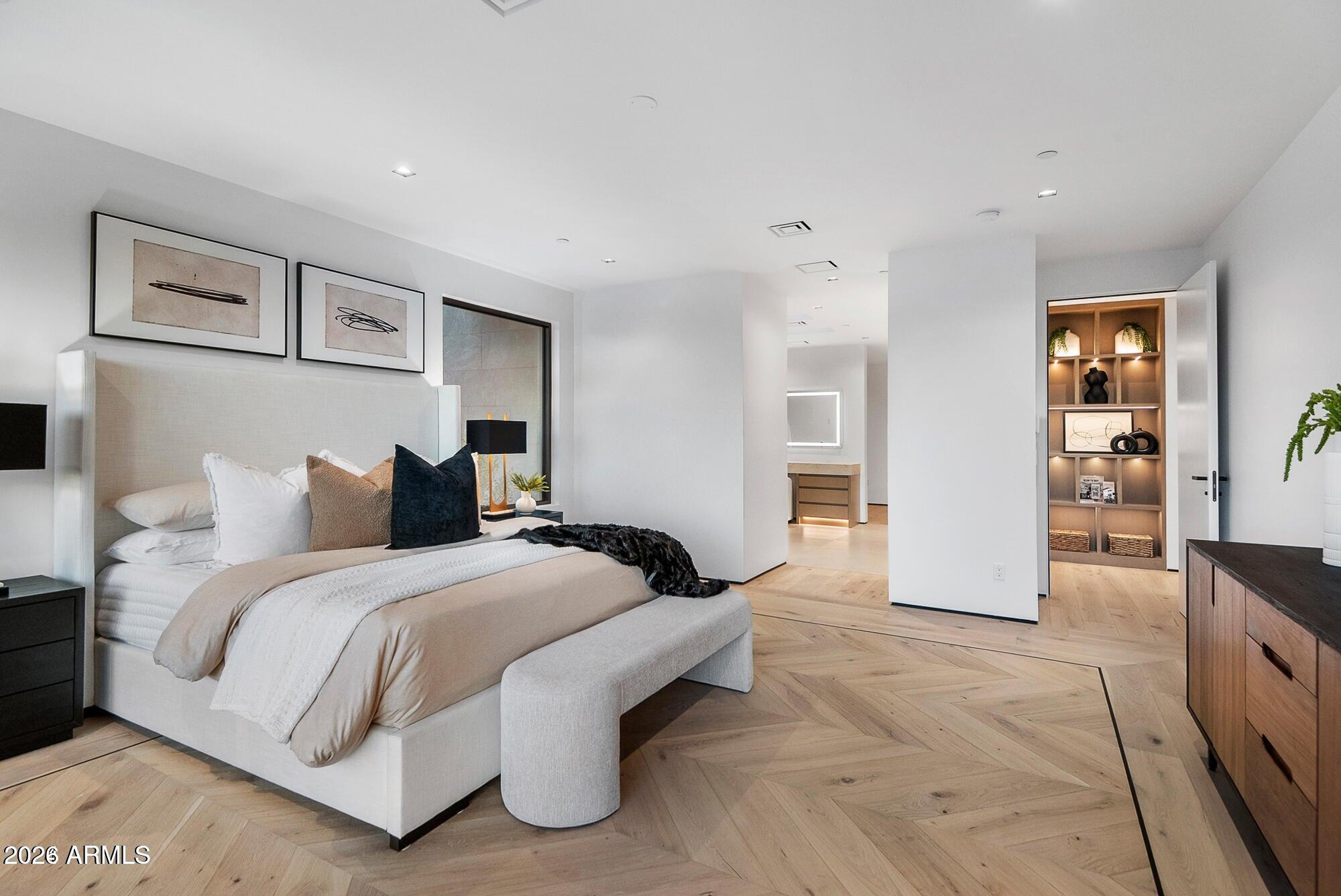 5525 E LINCOLN Drive 124