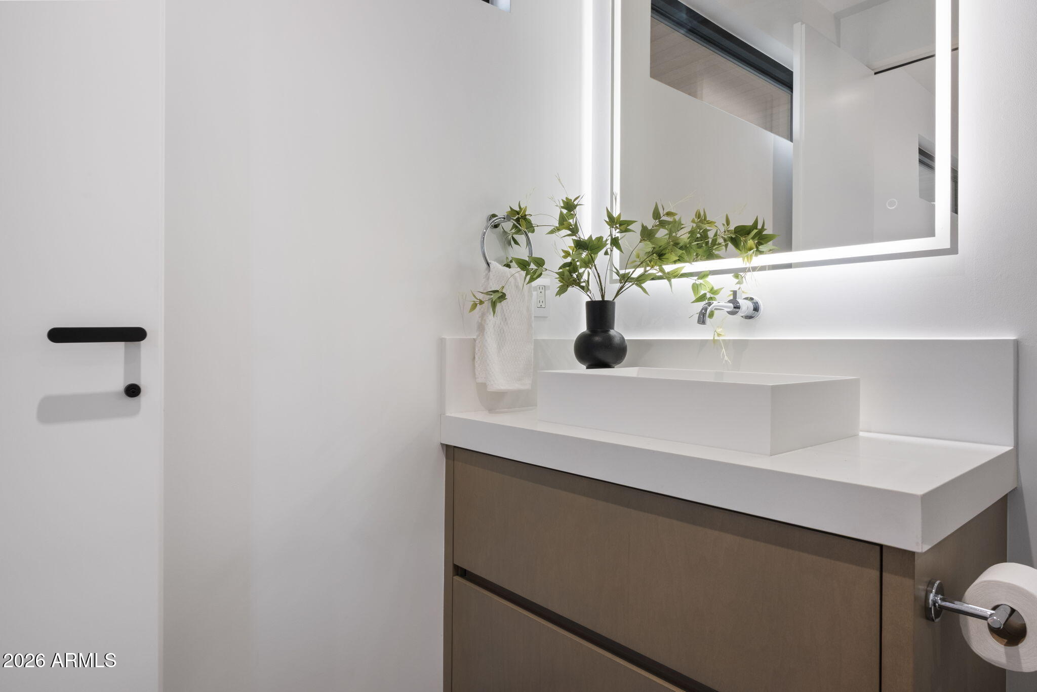 5525 E LINCOLN Drive 124