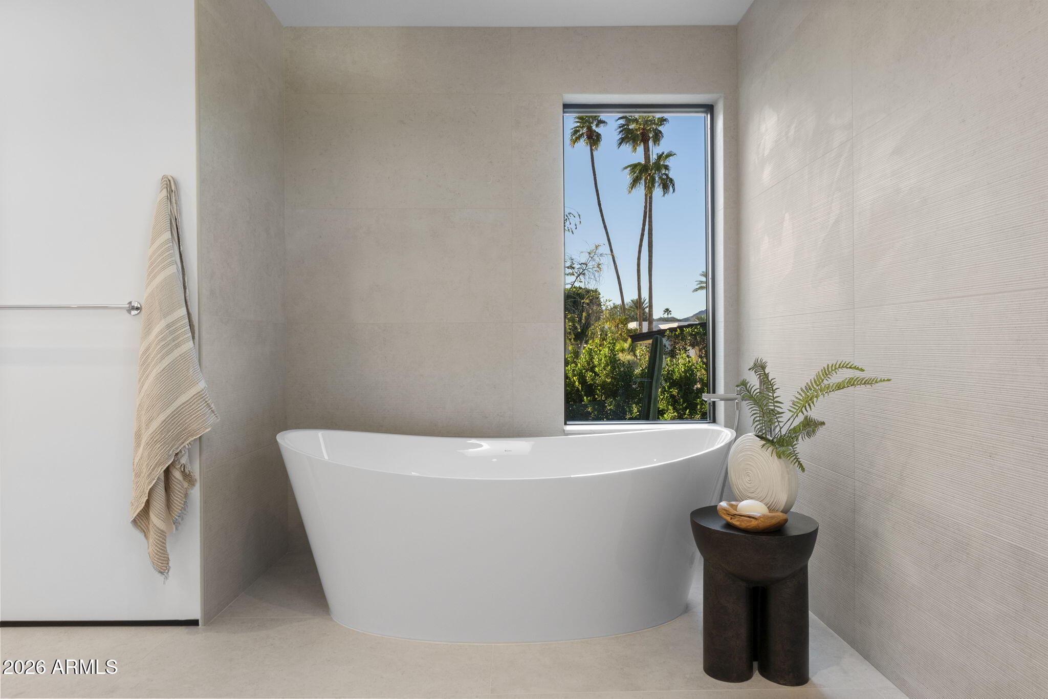 5525 E LINCOLN Drive 124