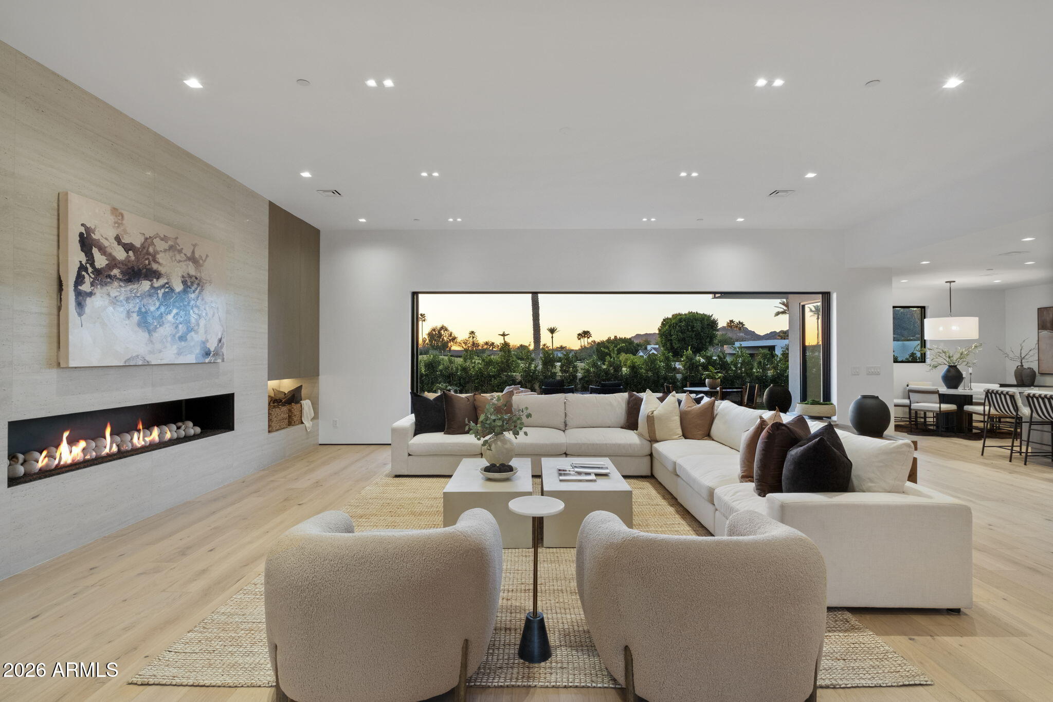 5525 E LINCOLN Drive 124