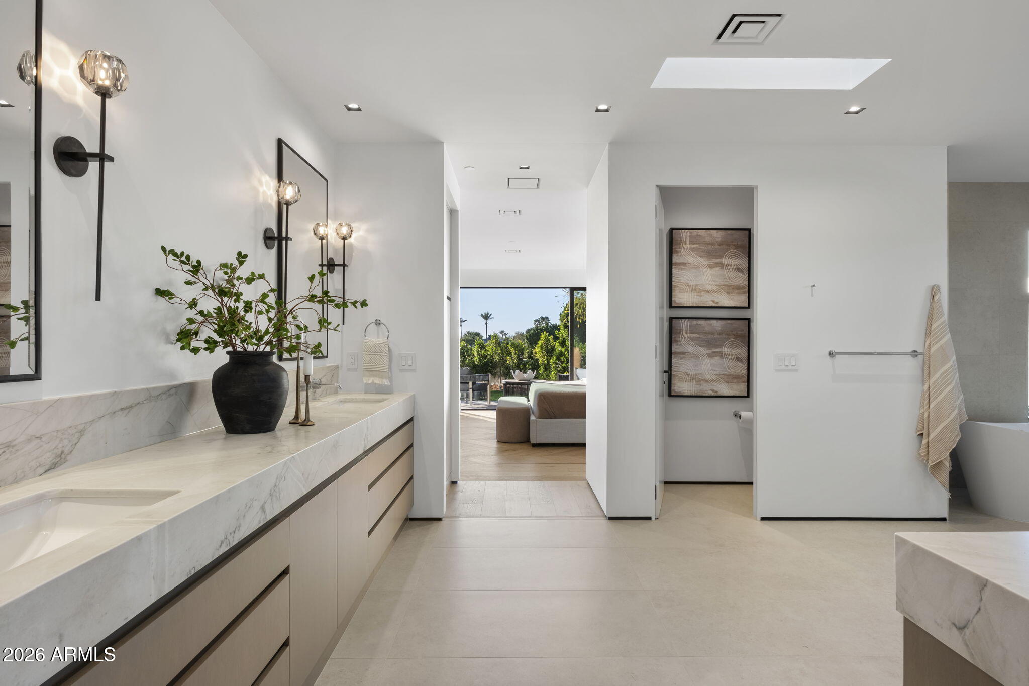 5525 E LINCOLN Drive 124