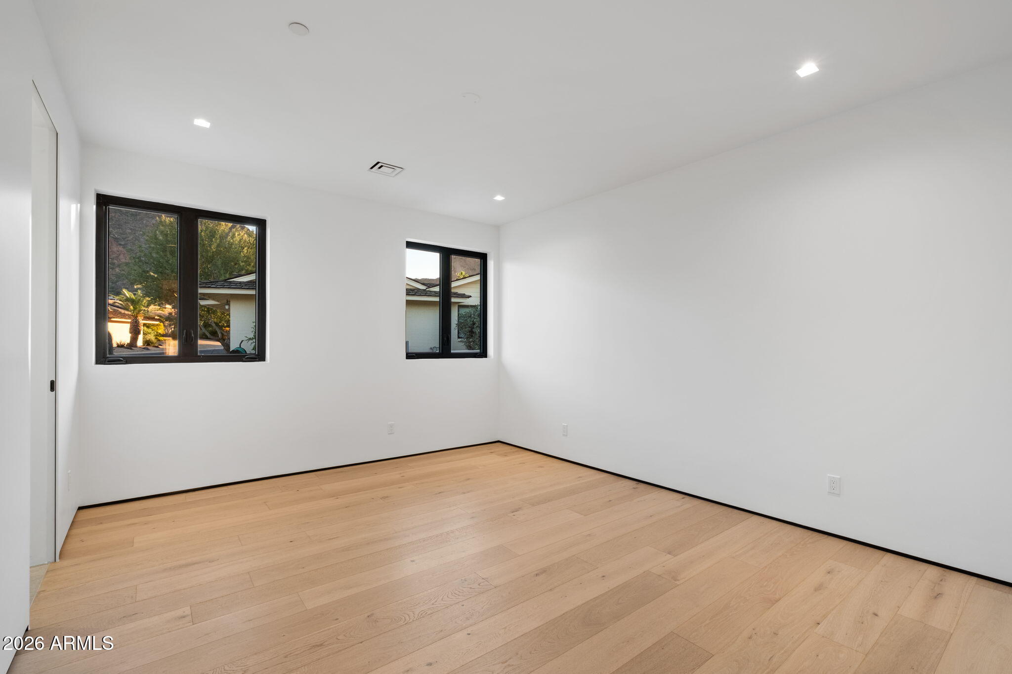 5525 E LINCOLN Drive 124