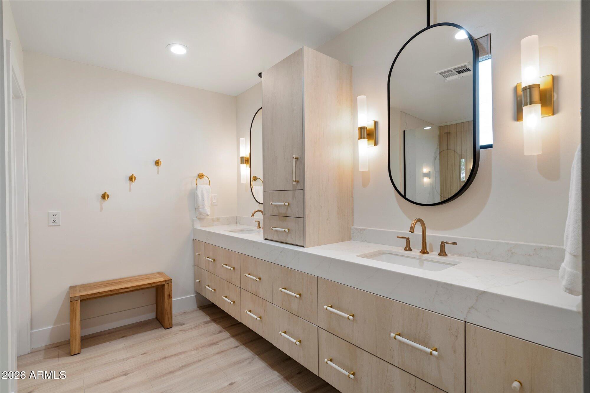 5429 E BLOOMFIELD Road