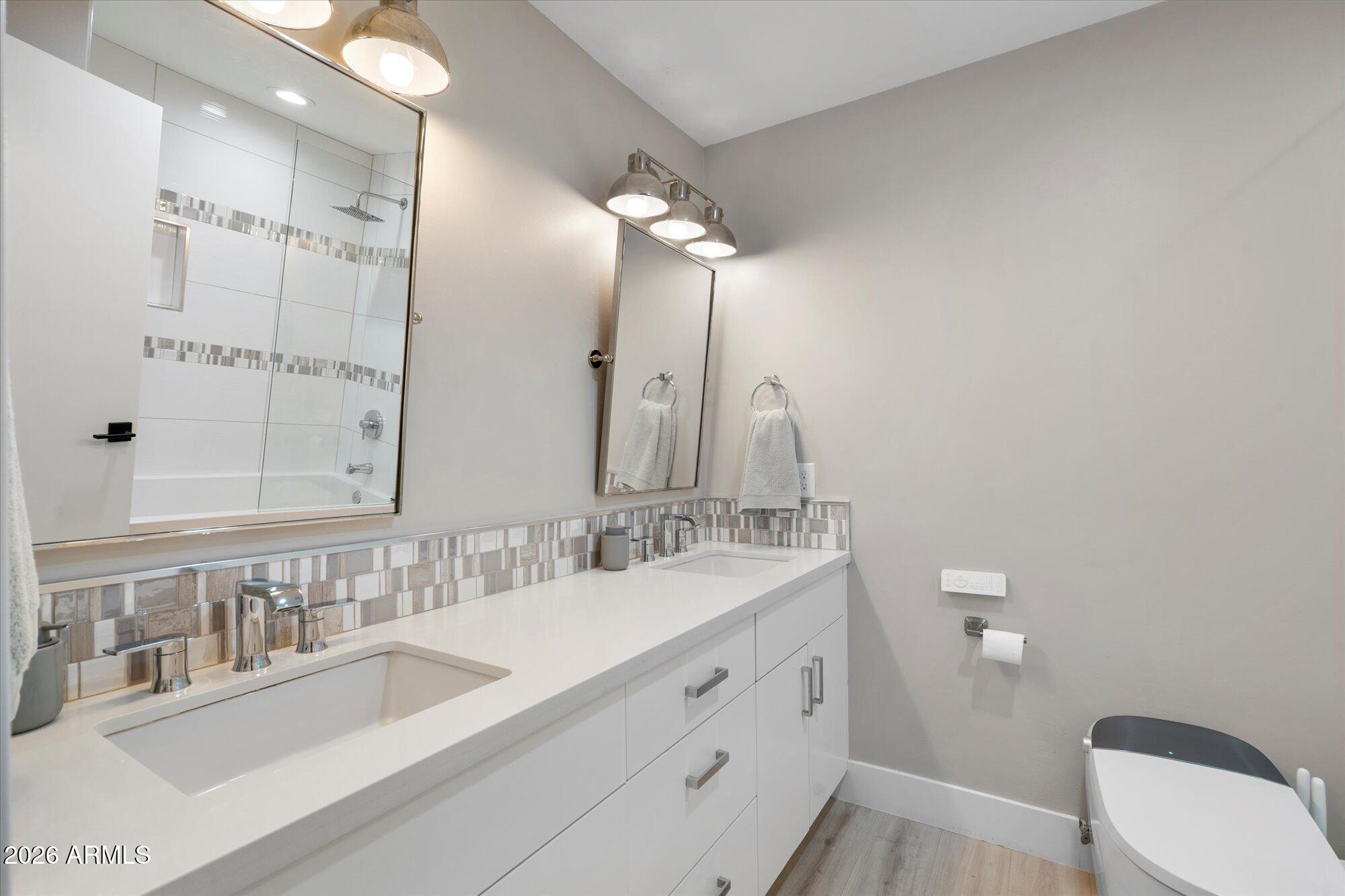 5429 E BLOOMFIELD Road