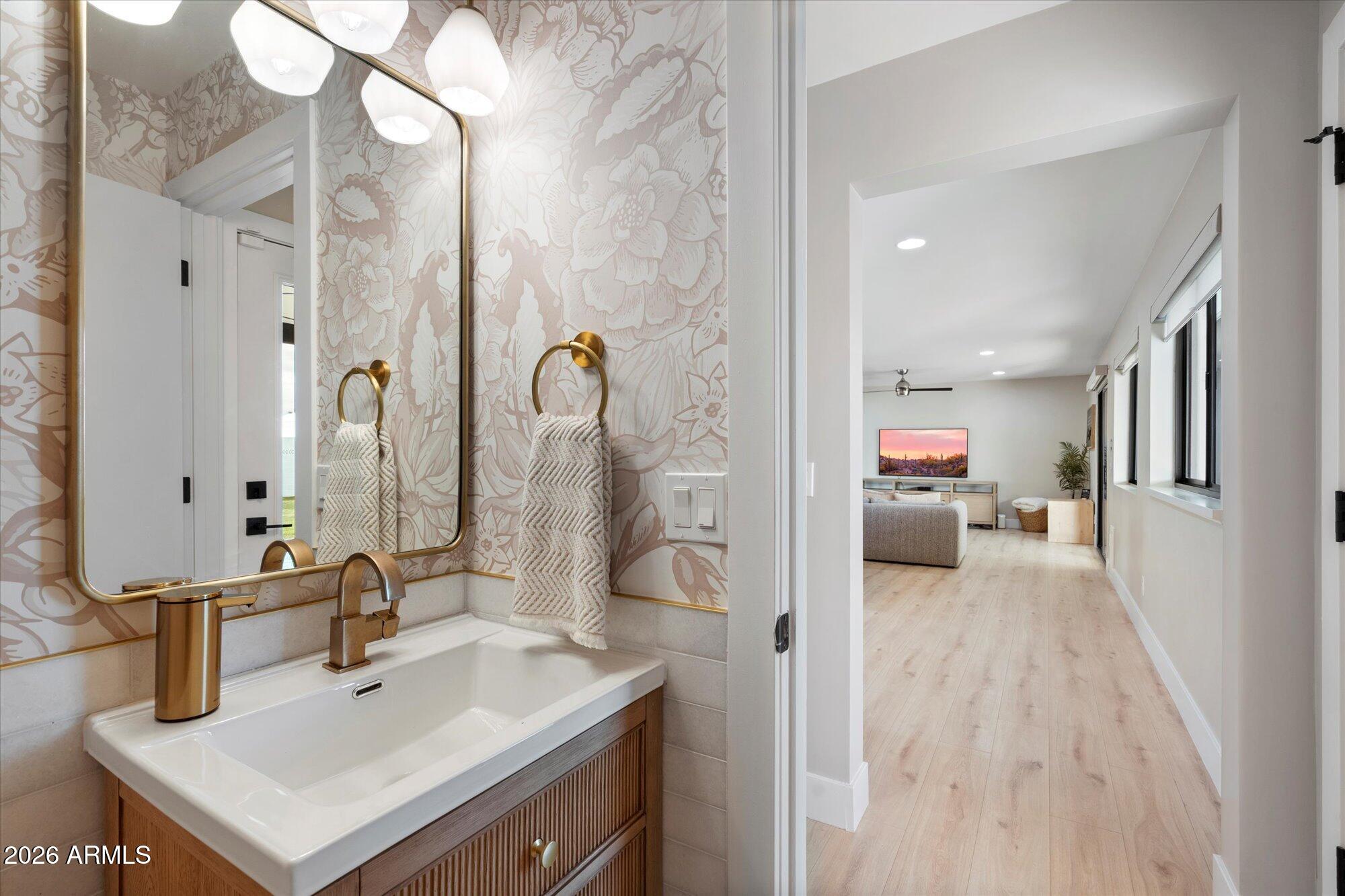 5429 E BLOOMFIELD Road