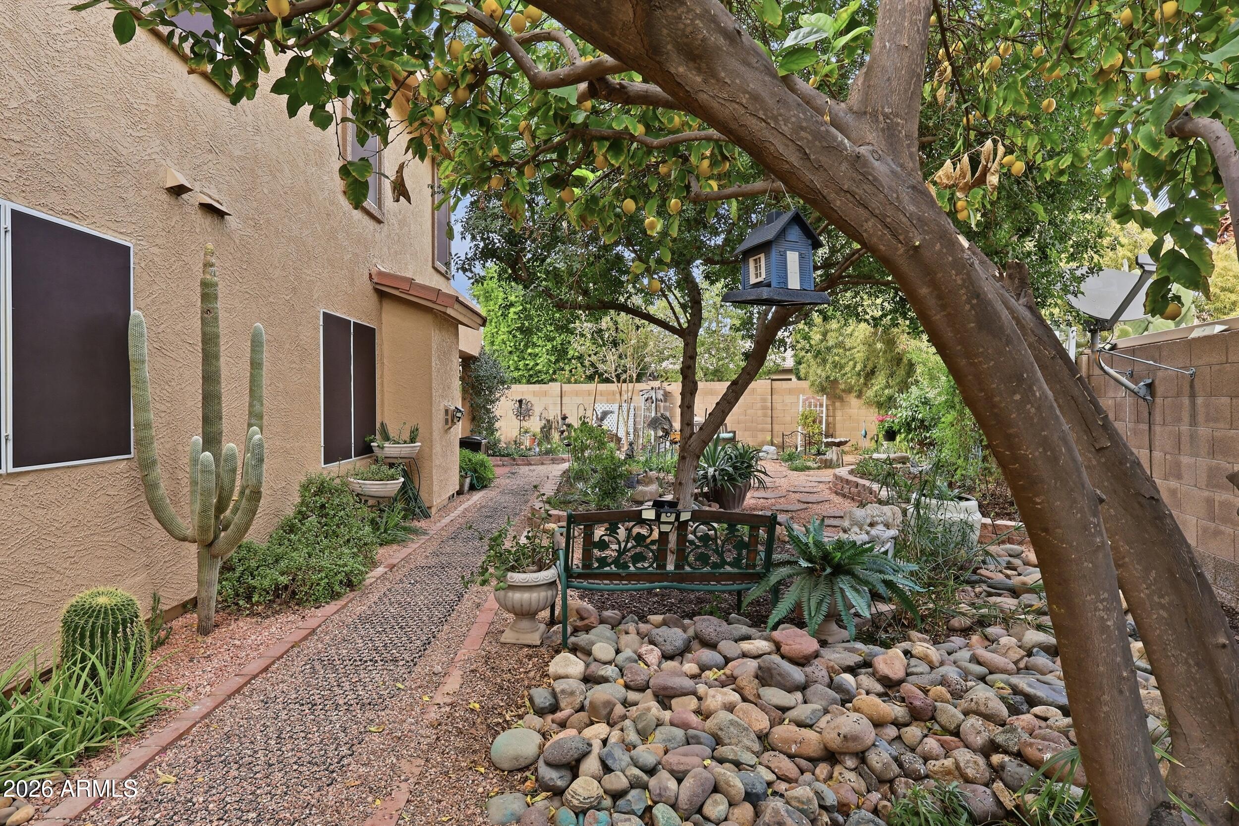 1802 S BRENTWOOD Place