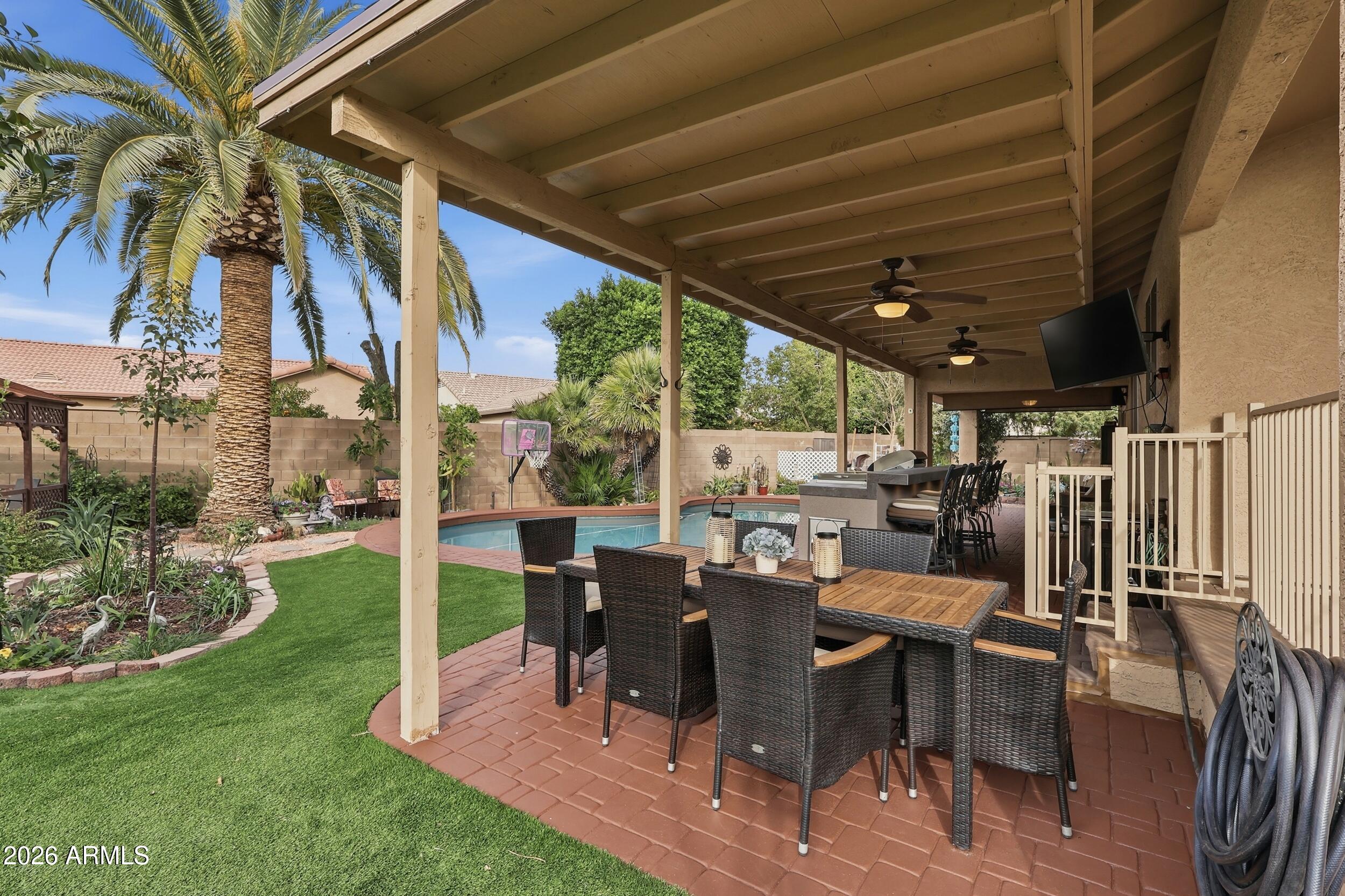 1802 S BRENTWOOD Place