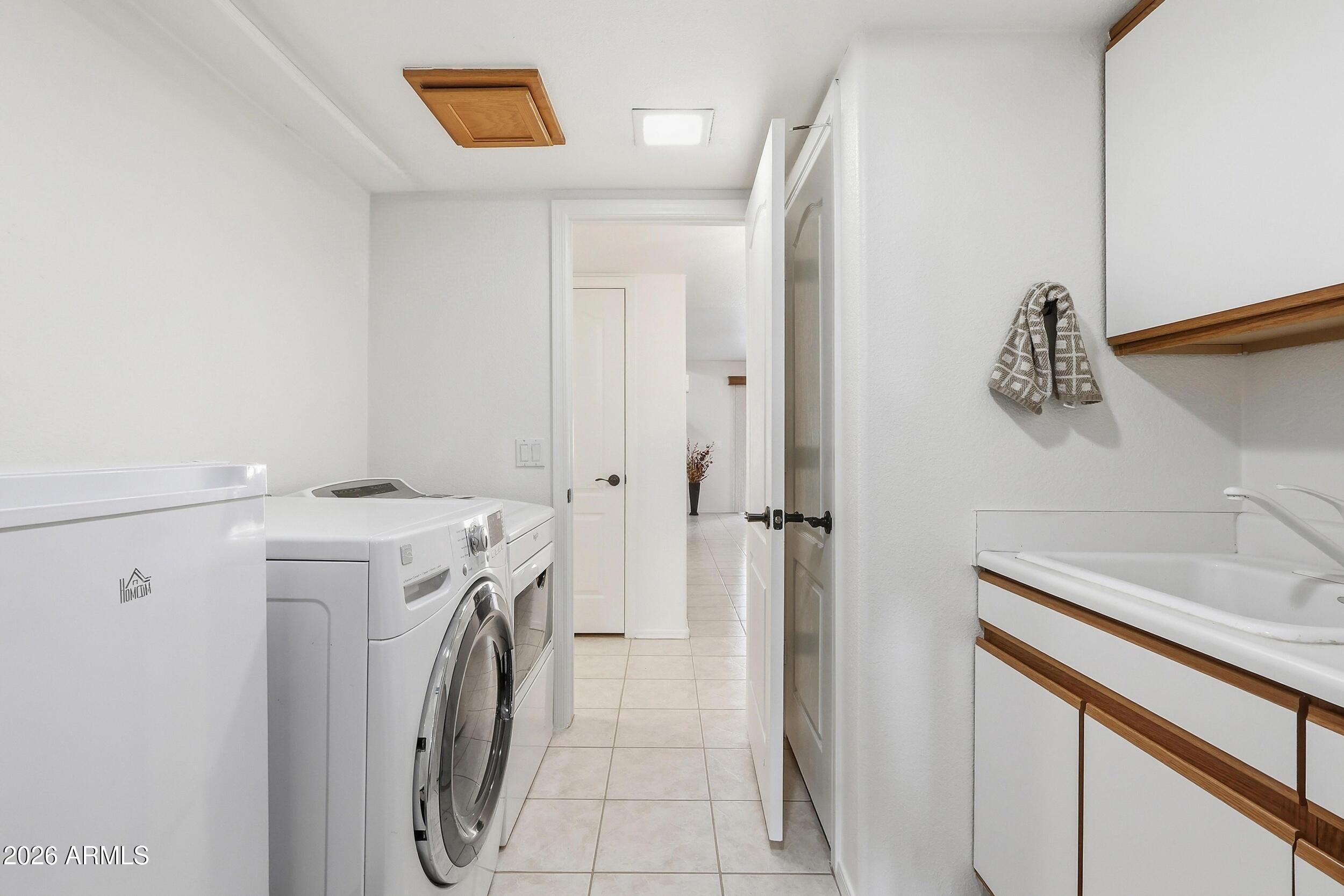 1802 S BRENTWOOD Place