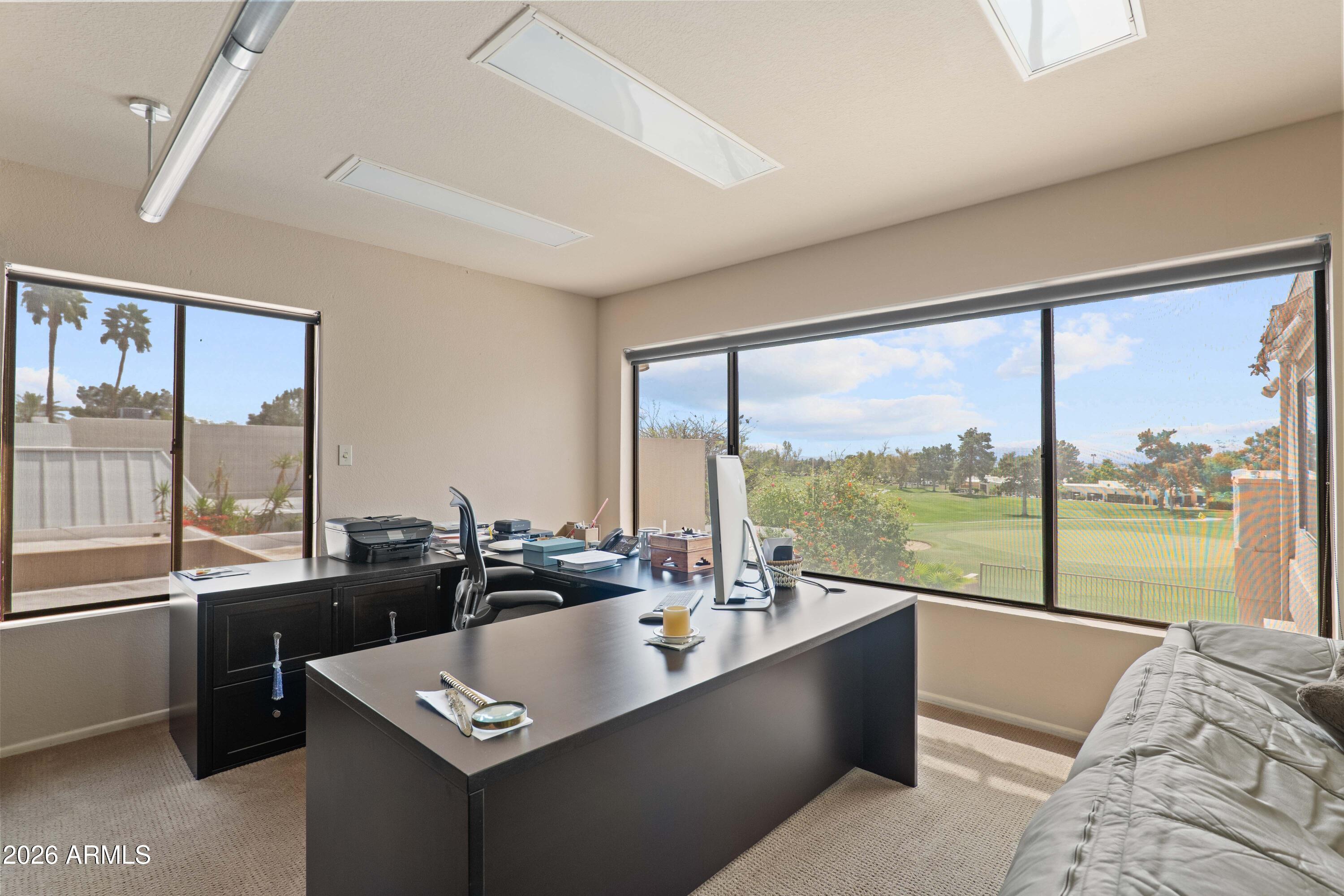 3033 E CLAREMONT Avenue