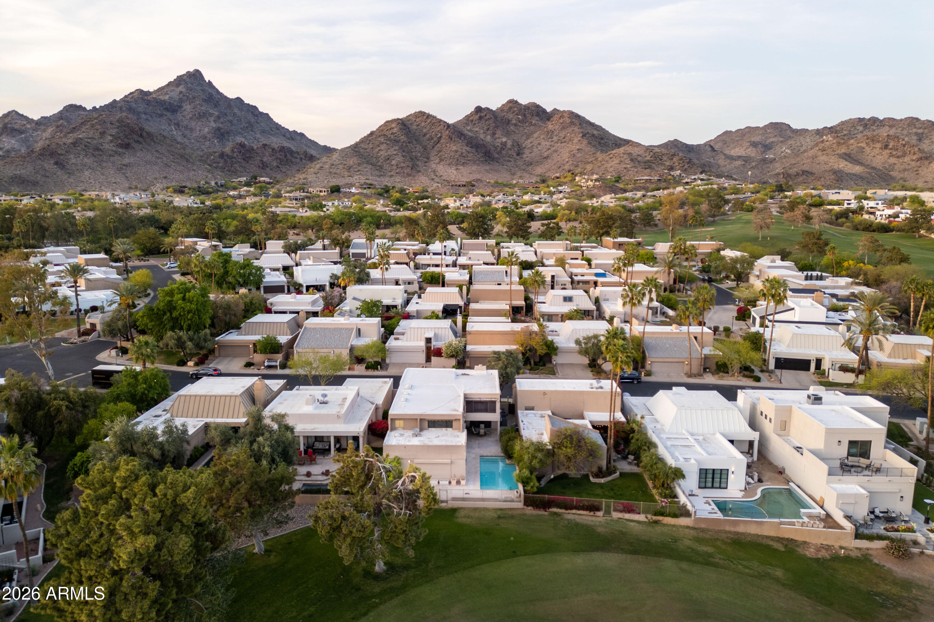 3033 E CLAREMONT Avenue