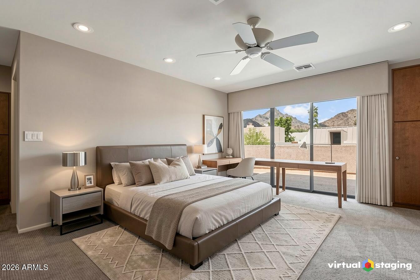 3033 E CLAREMONT Avenue