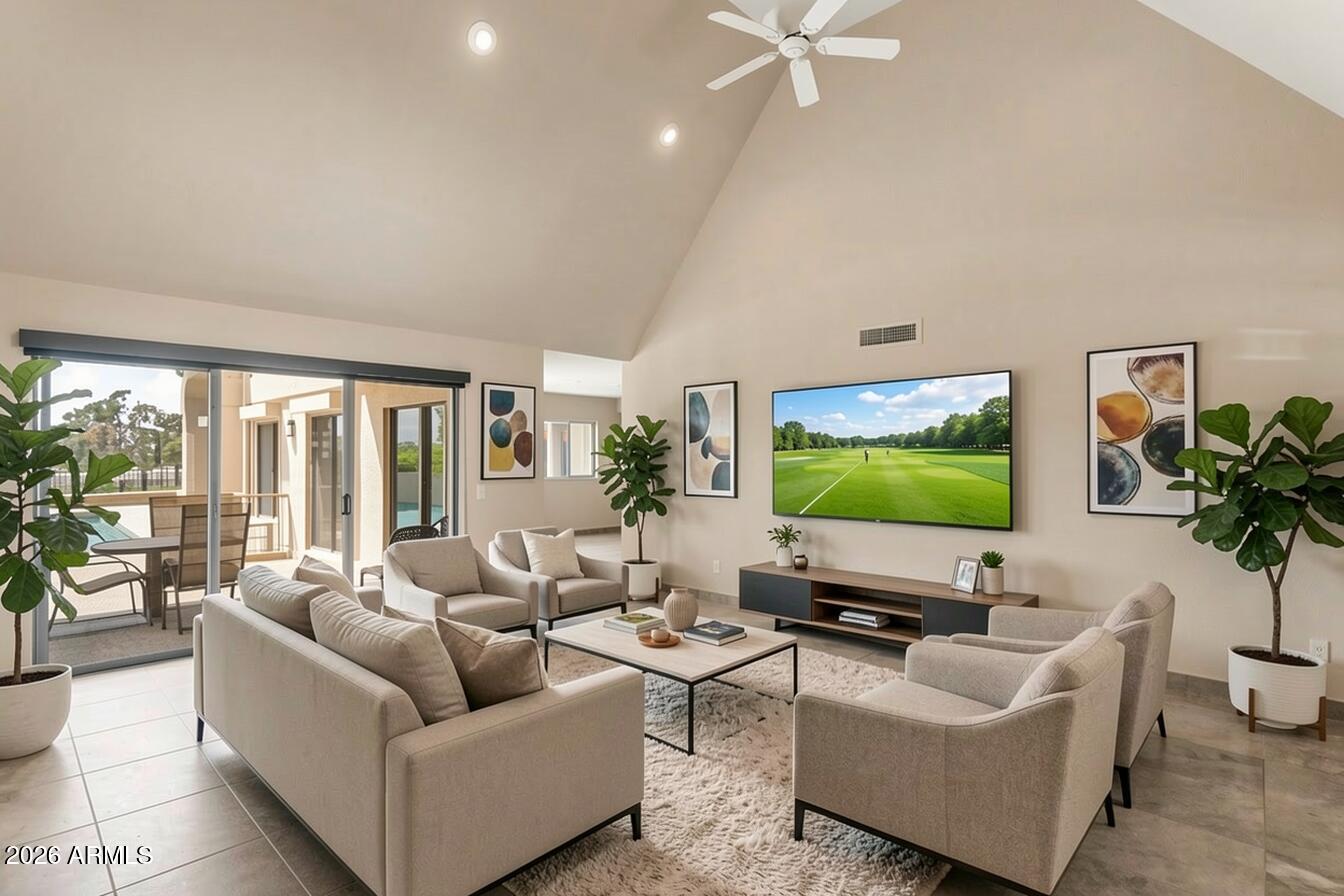 3033 E CLAREMONT Avenue