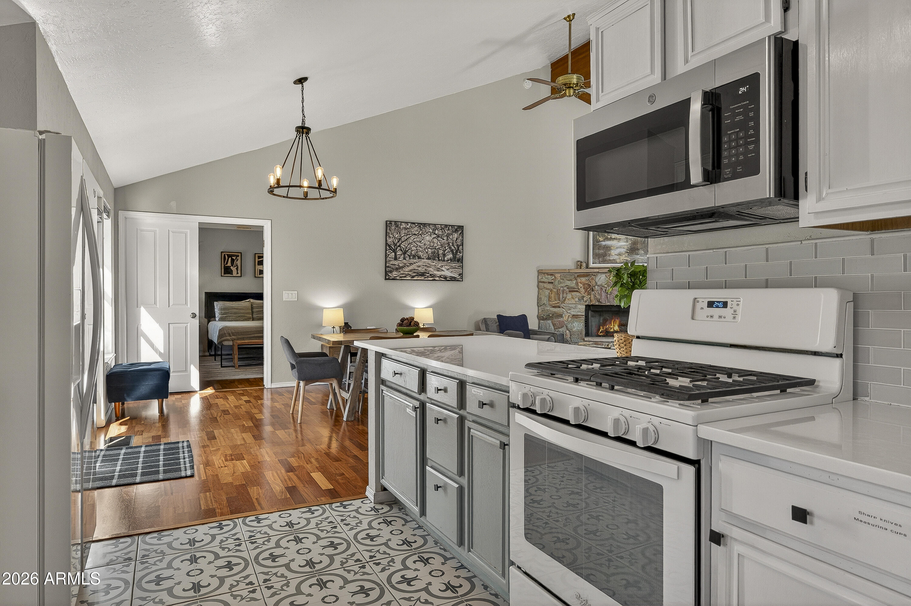 4172 E Broken Rock Loop