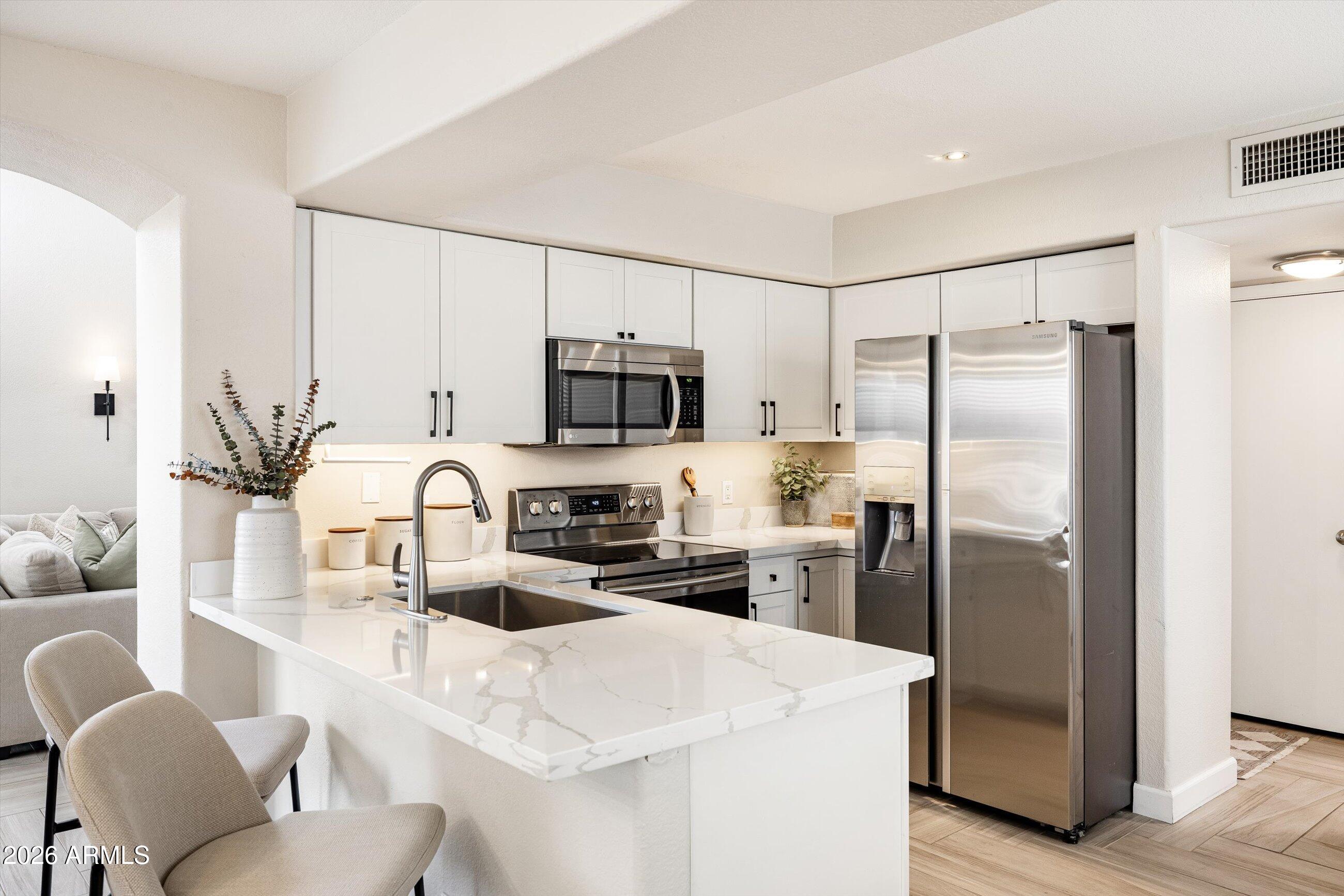 4758 E CHARLESTON Avenue