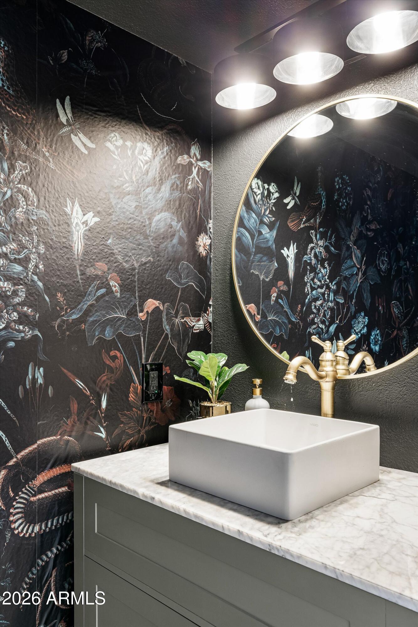 4758 E CHARLESTON Avenue