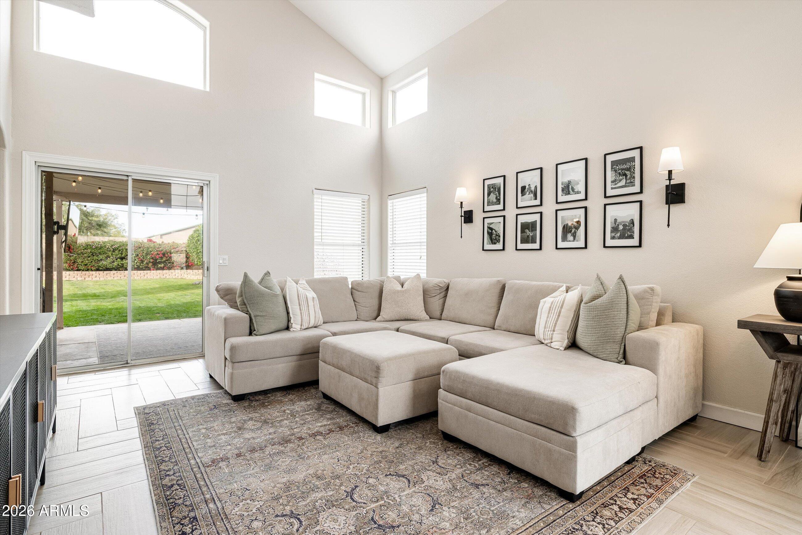 4758 E CHARLESTON Avenue