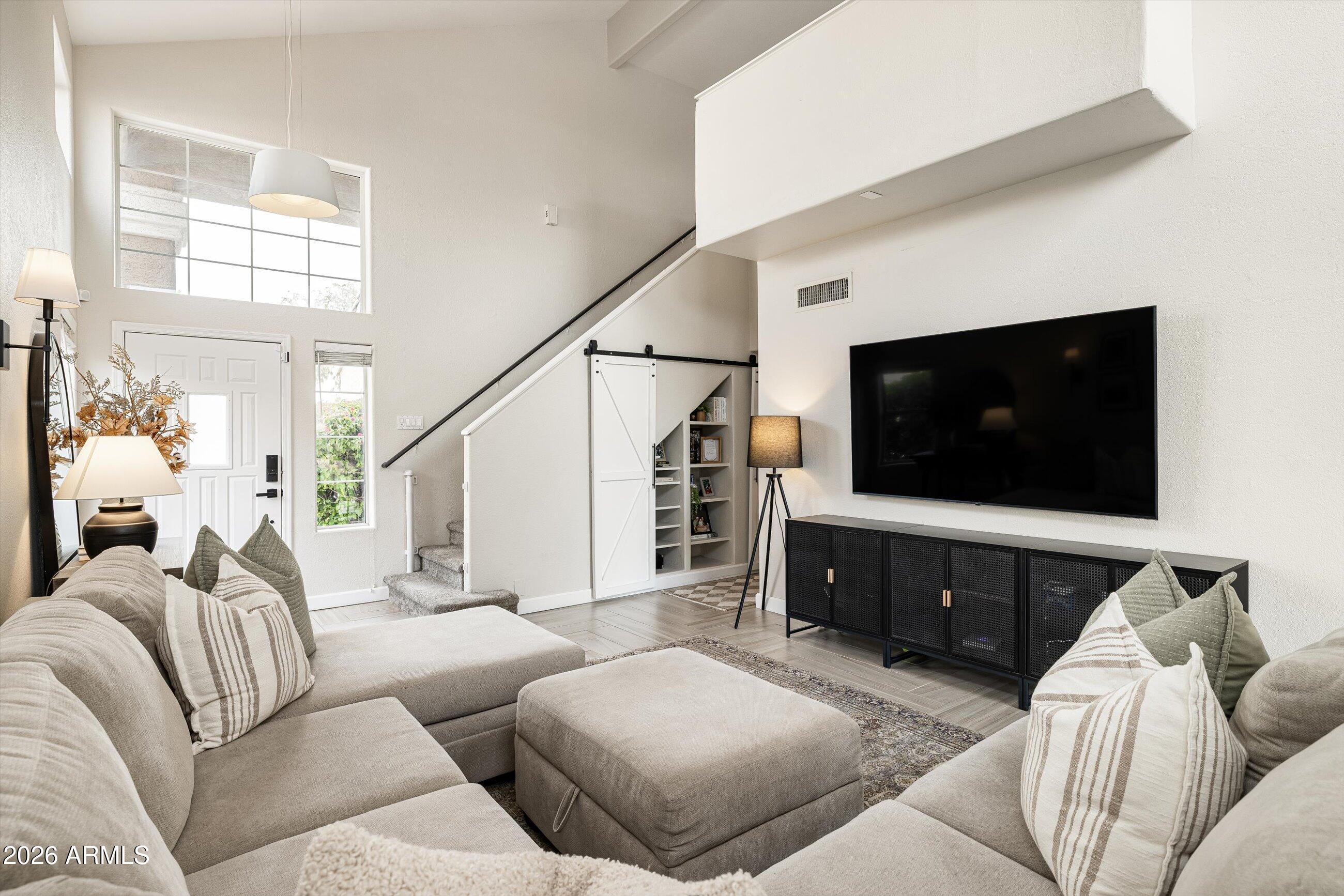 4758 E CHARLESTON Avenue