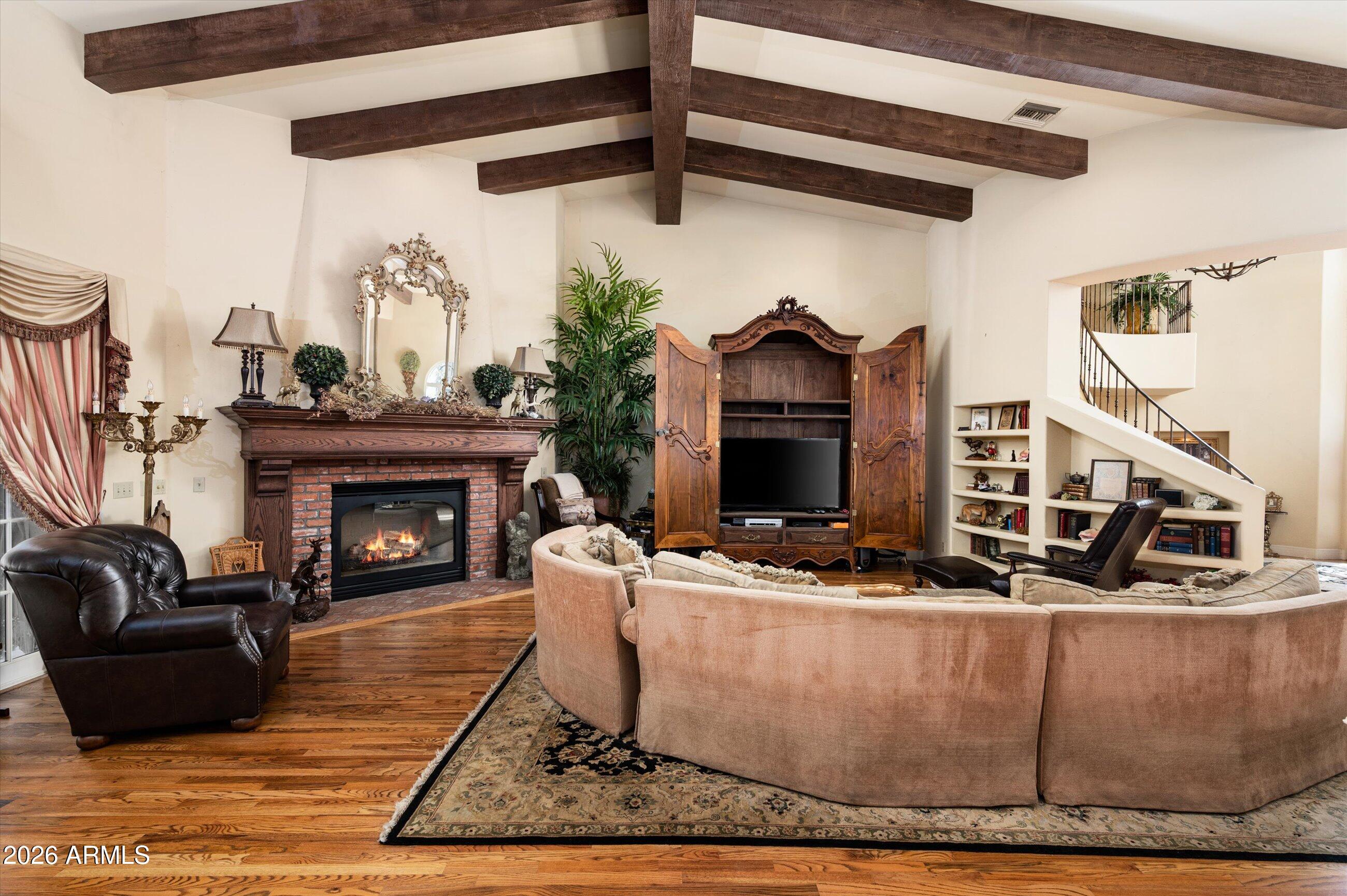 30 E Glendale Avenue