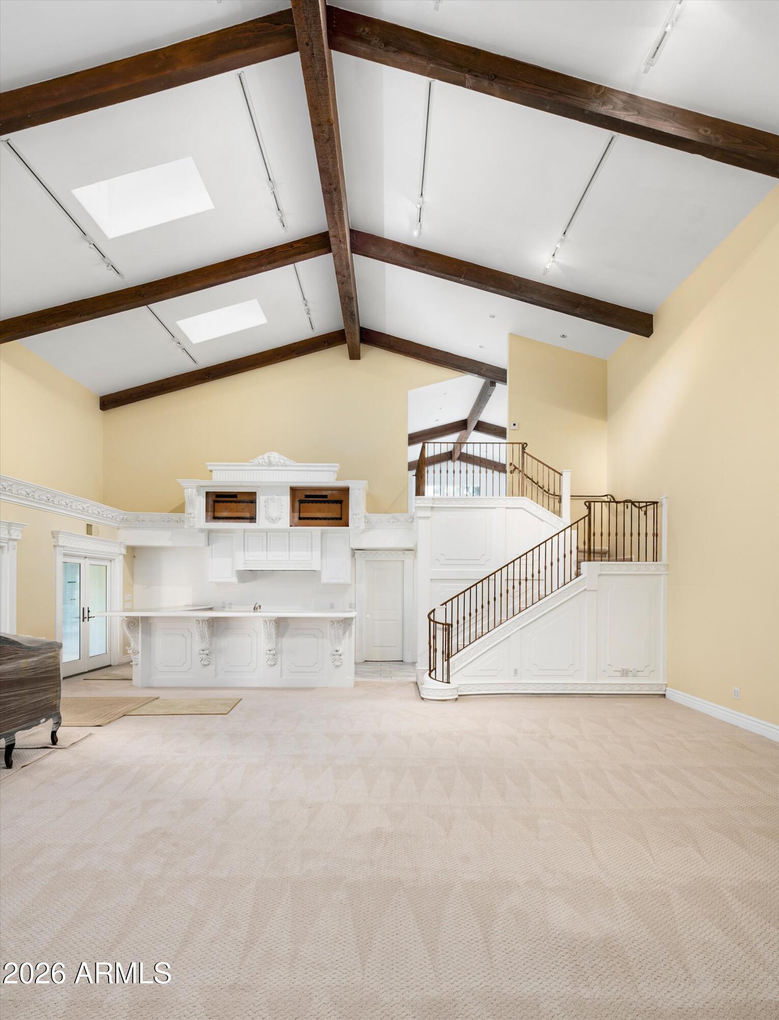 30 E Glendale Avenue