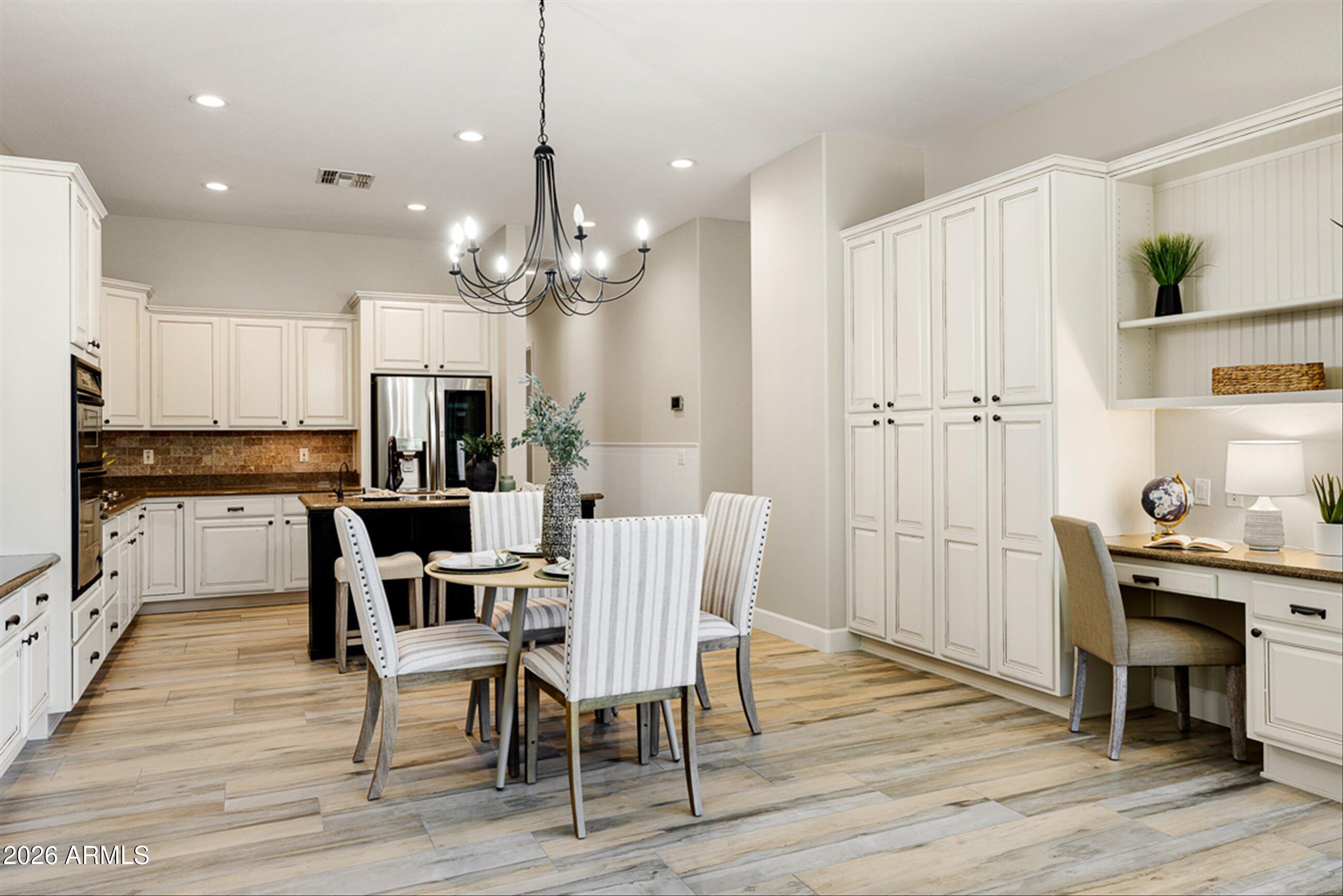 1613 W KAIBAB Drive