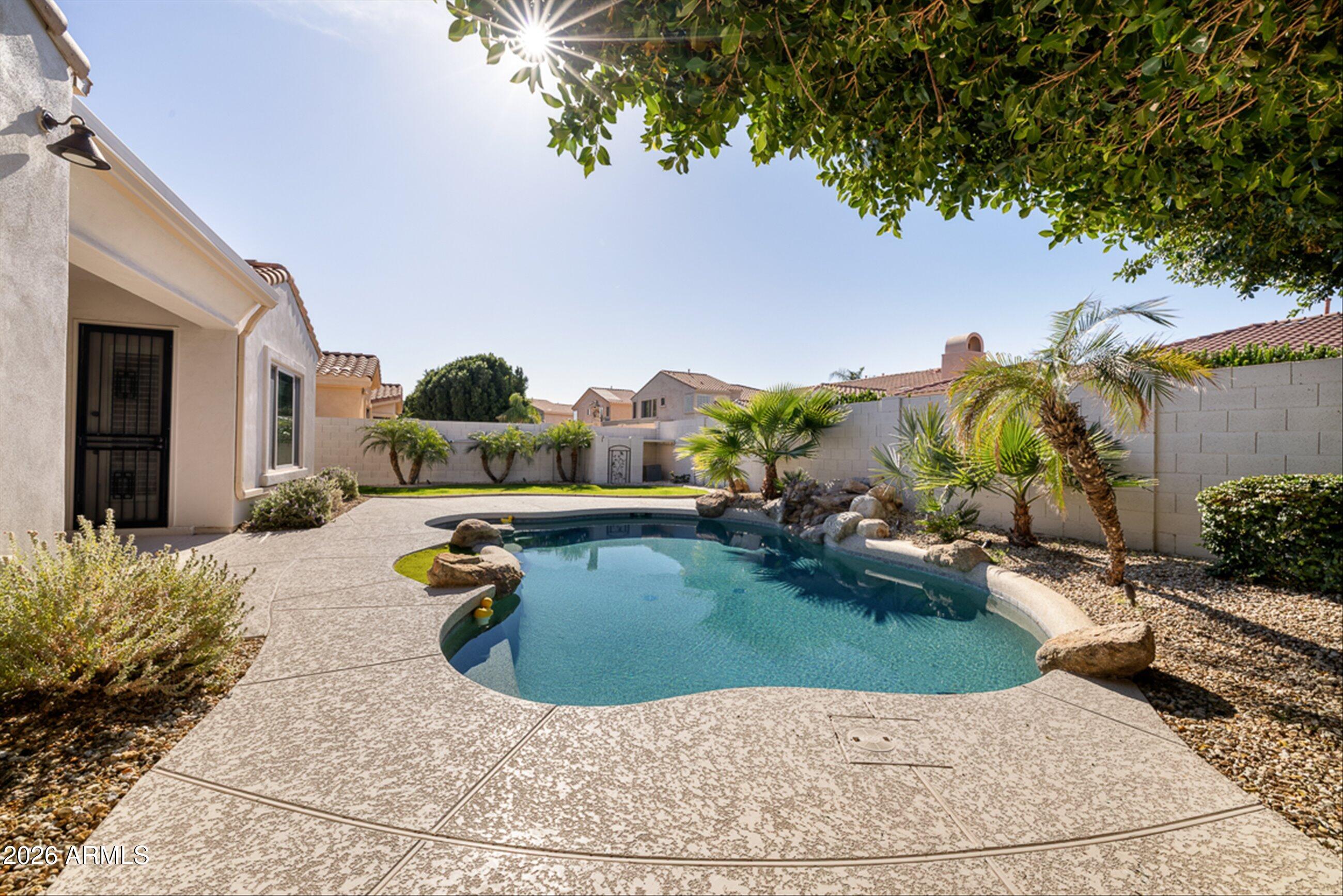 1613 W KAIBAB Drive