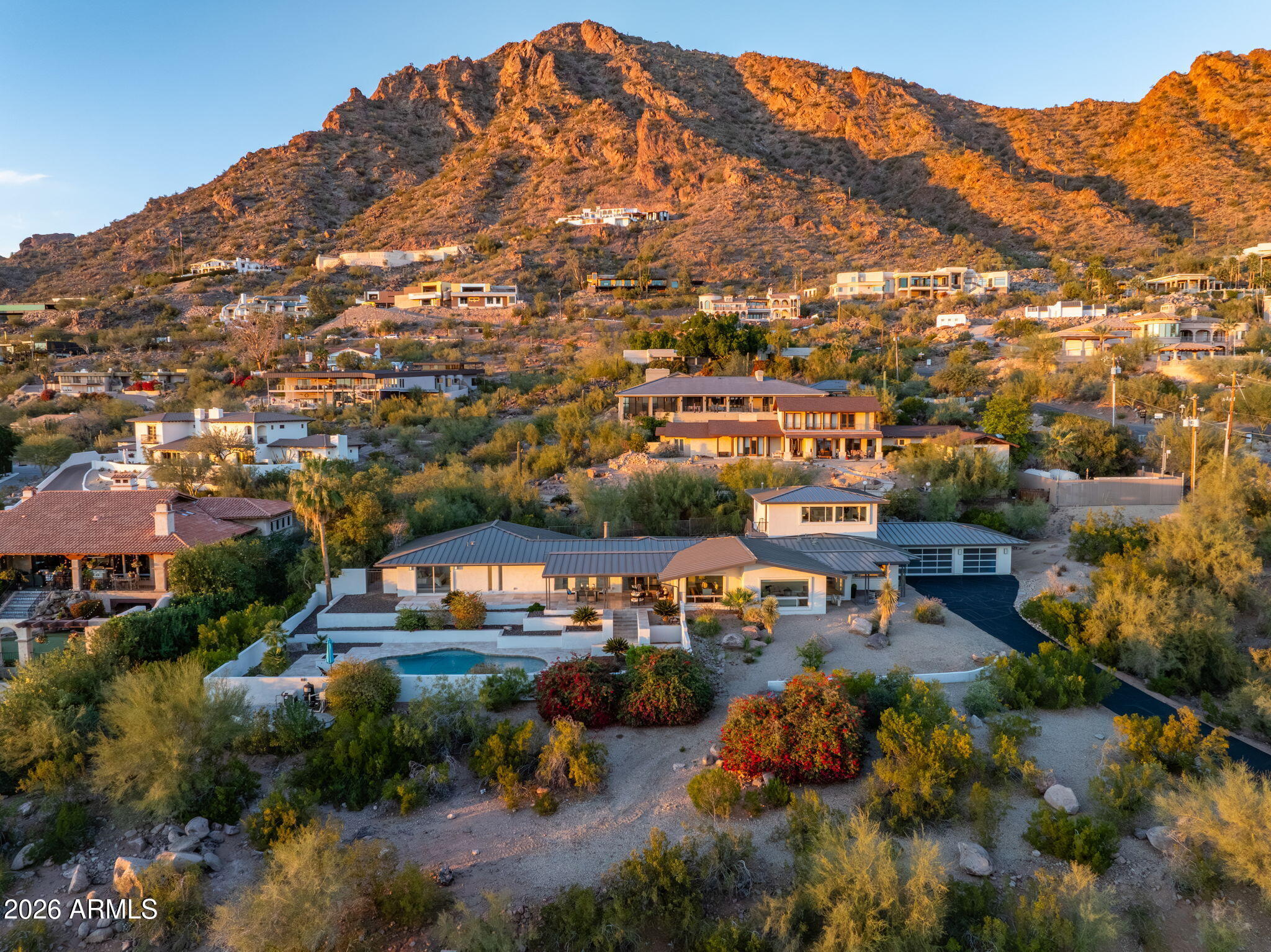 5518 E ROCKRIDGE Road