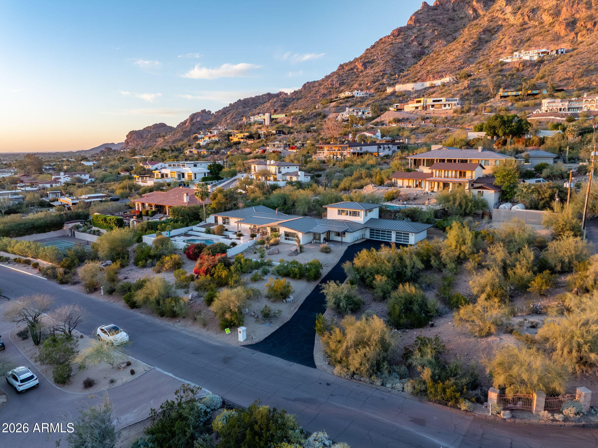 5518 E ROCKRIDGE Road