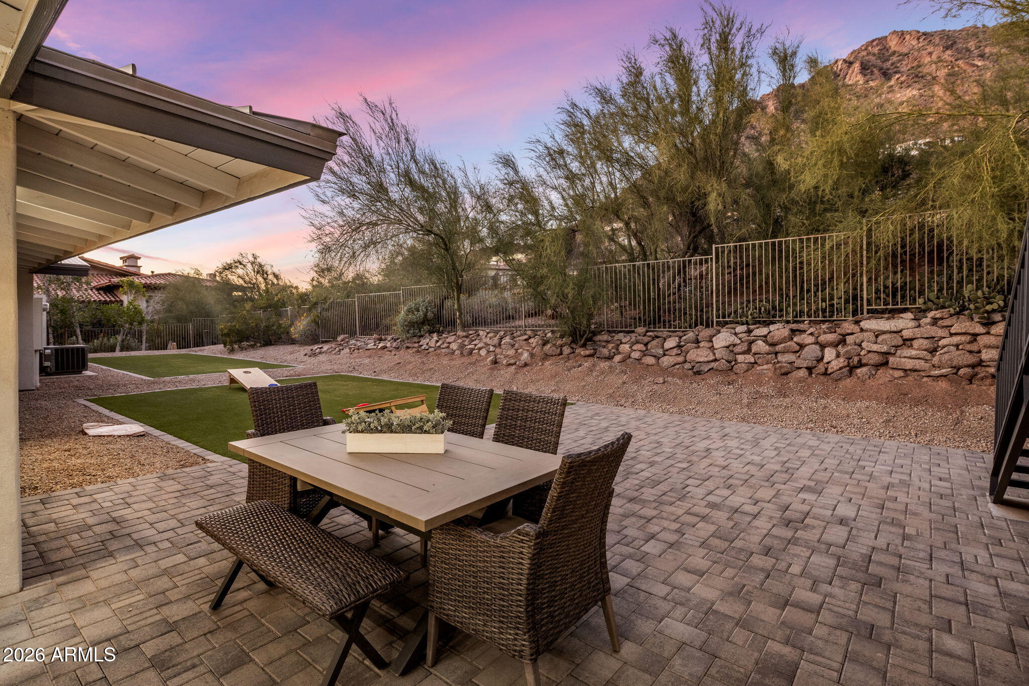 5518 E ROCKRIDGE Road