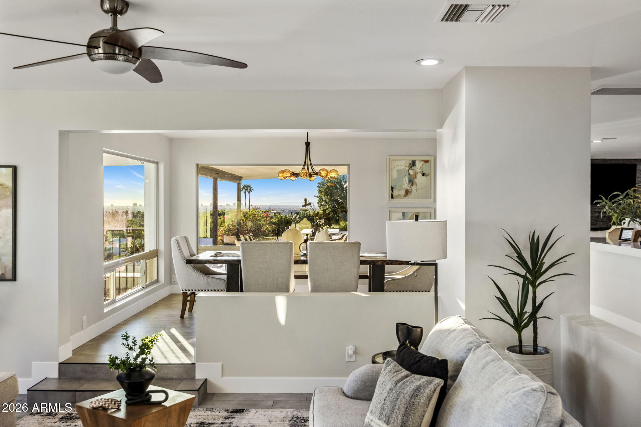 5518 E ROCKRIDGE Road