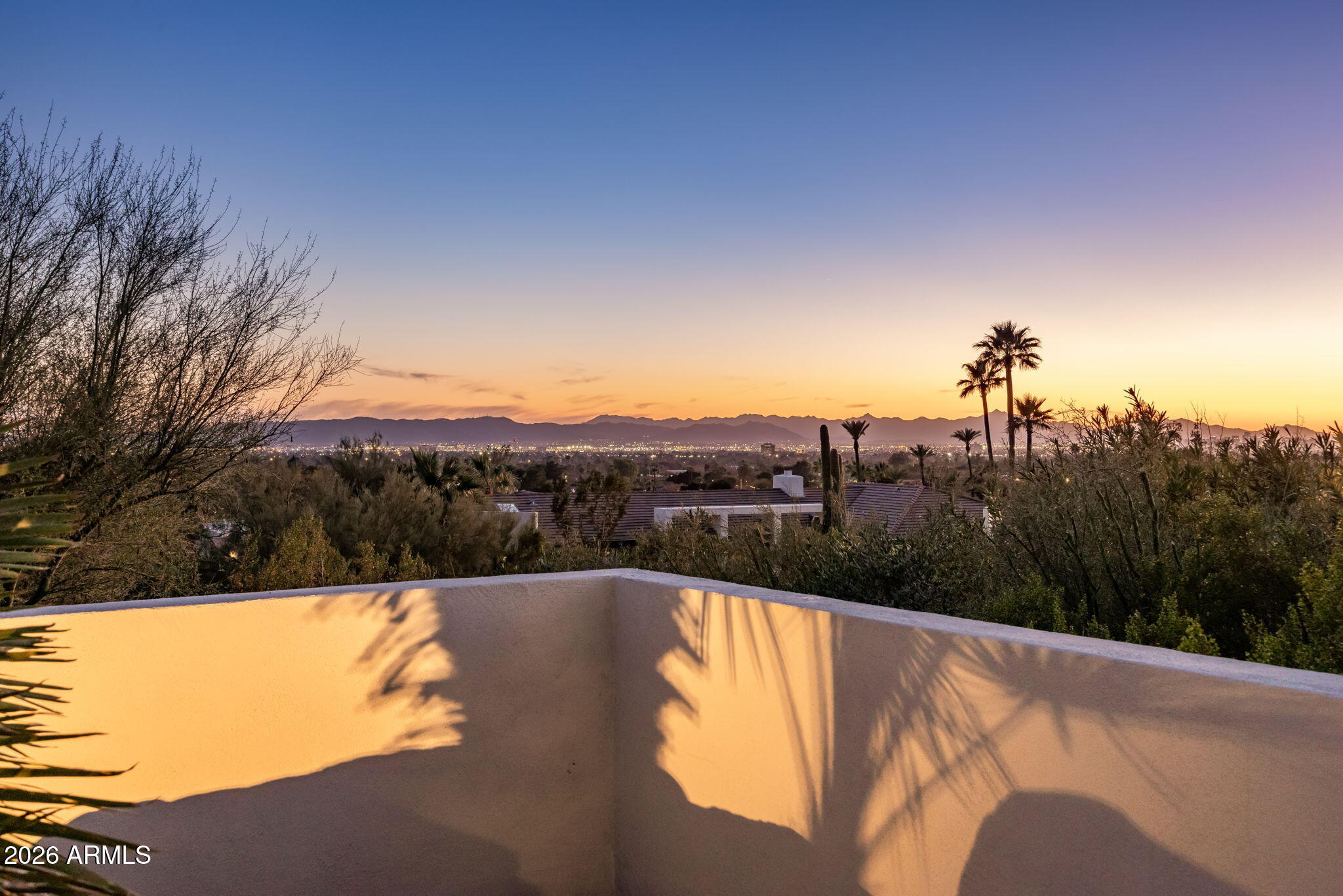 5518 E ROCKRIDGE Road