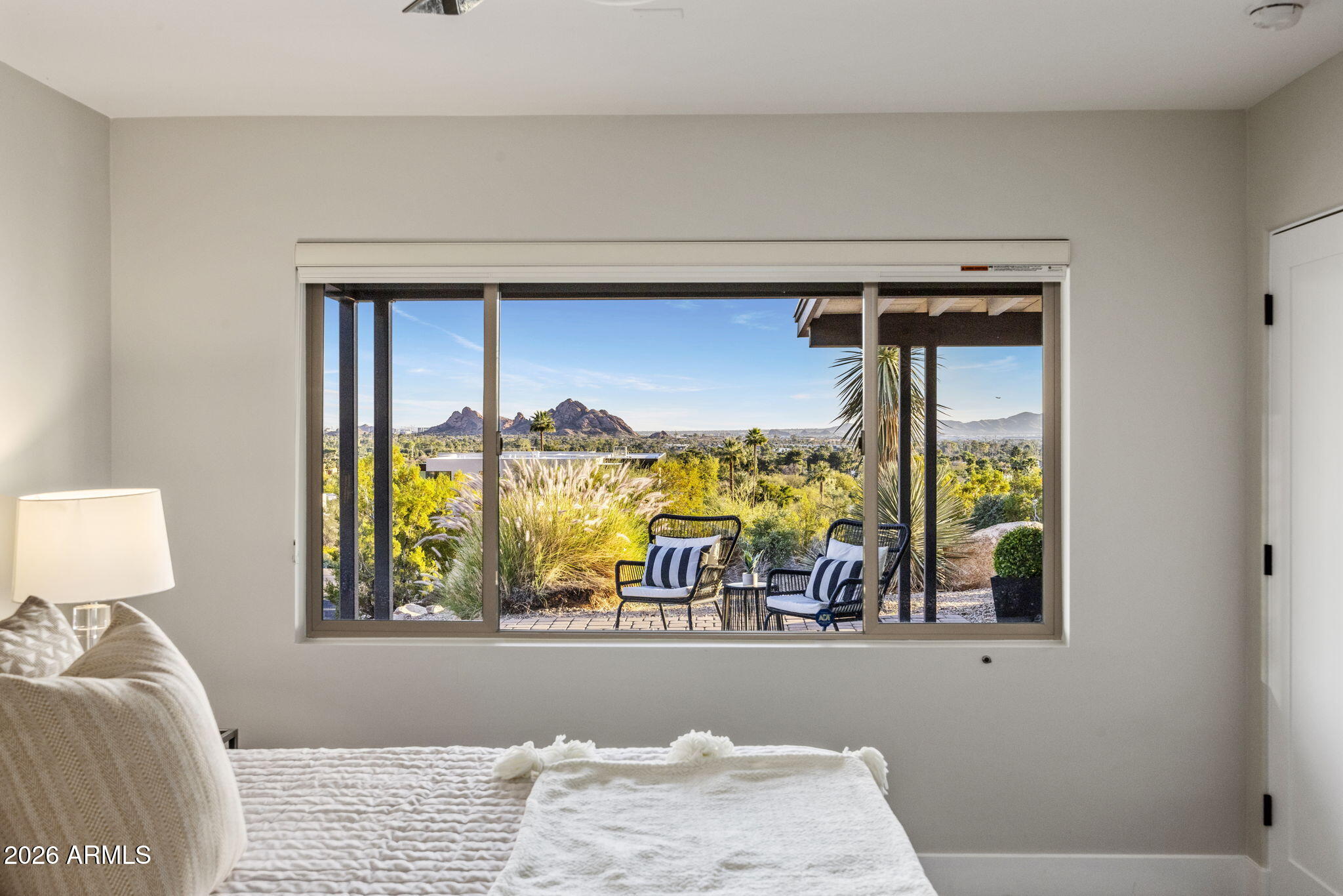 5518 E ROCKRIDGE Road