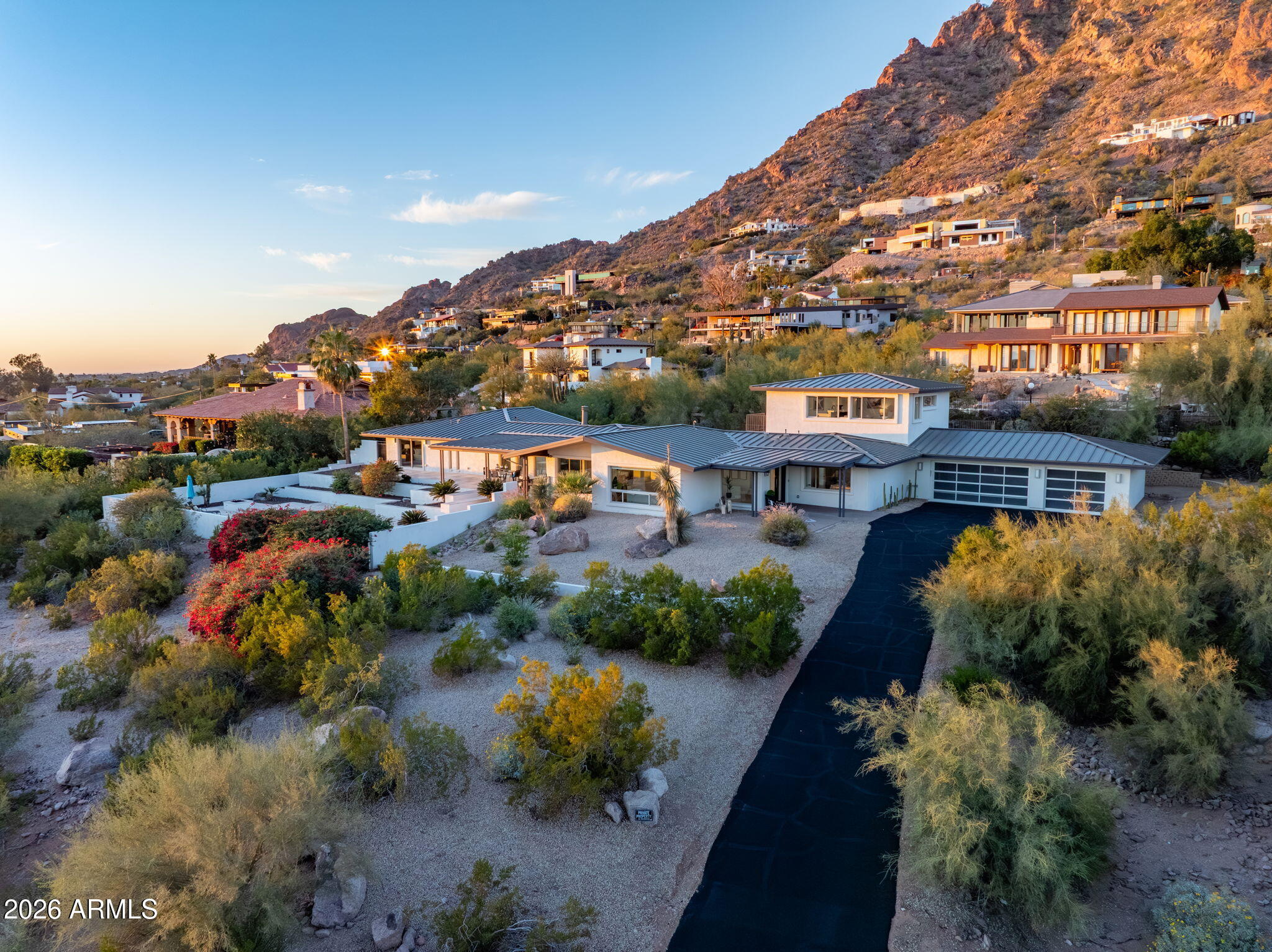 5518 E ROCKRIDGE Road