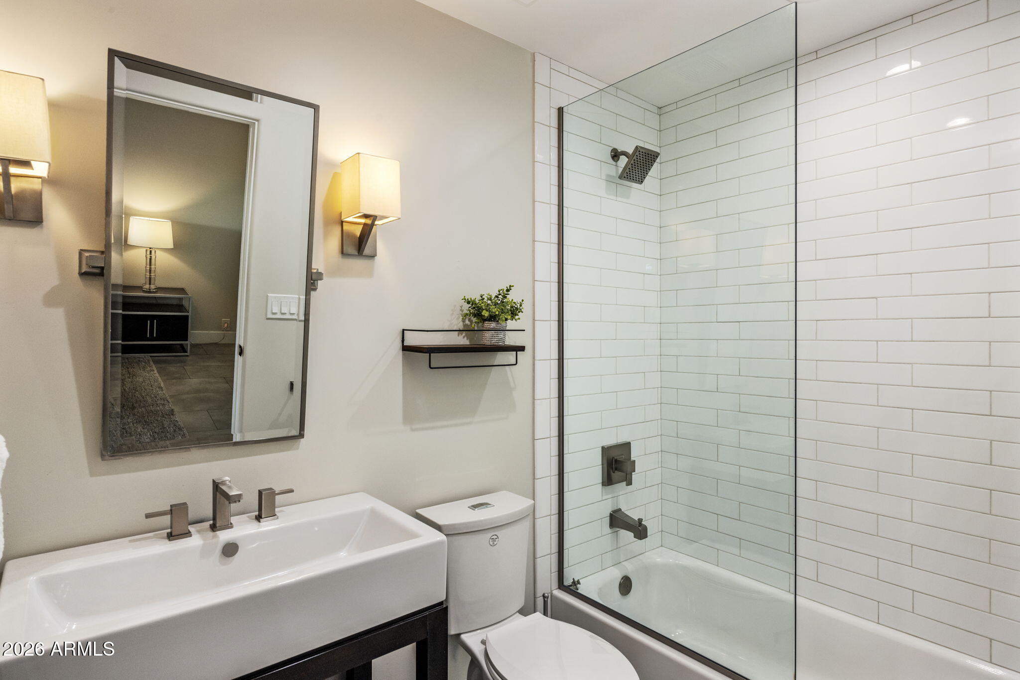 5518 E ROCKRIDGE Road