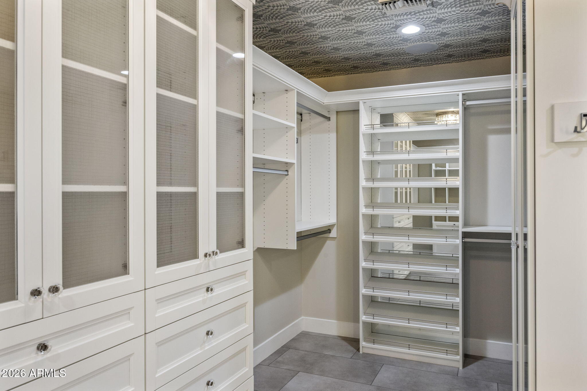 5518 E ROCKRIDGE Road