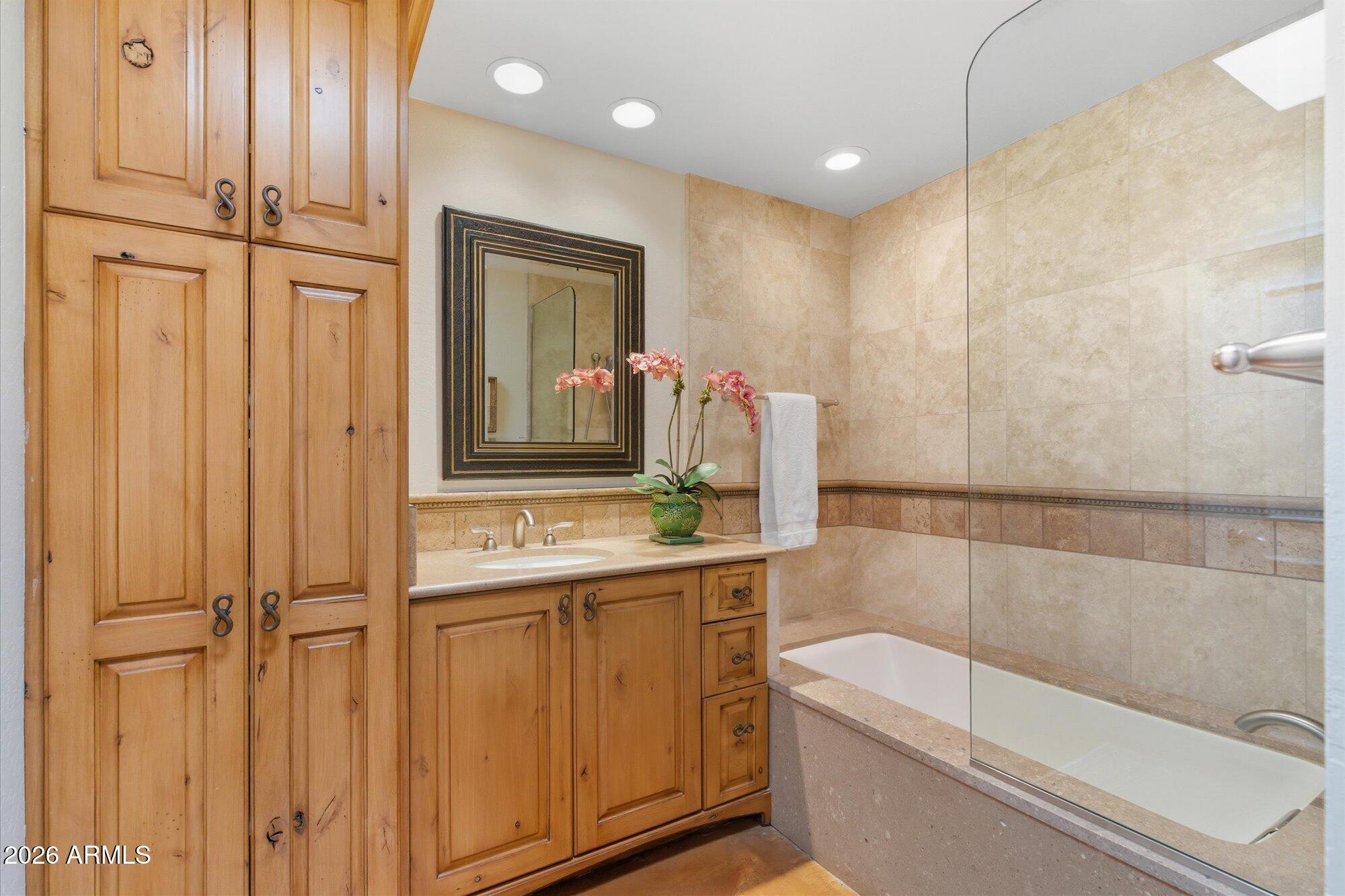 5652 N SCOTTSDALE Road