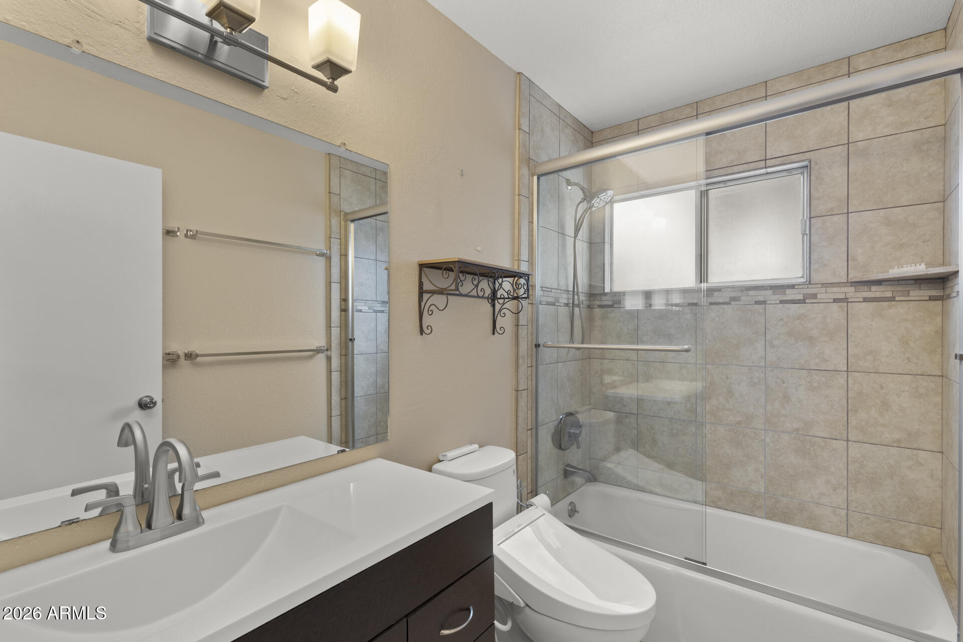 1331 E NORTHSHORE Drive