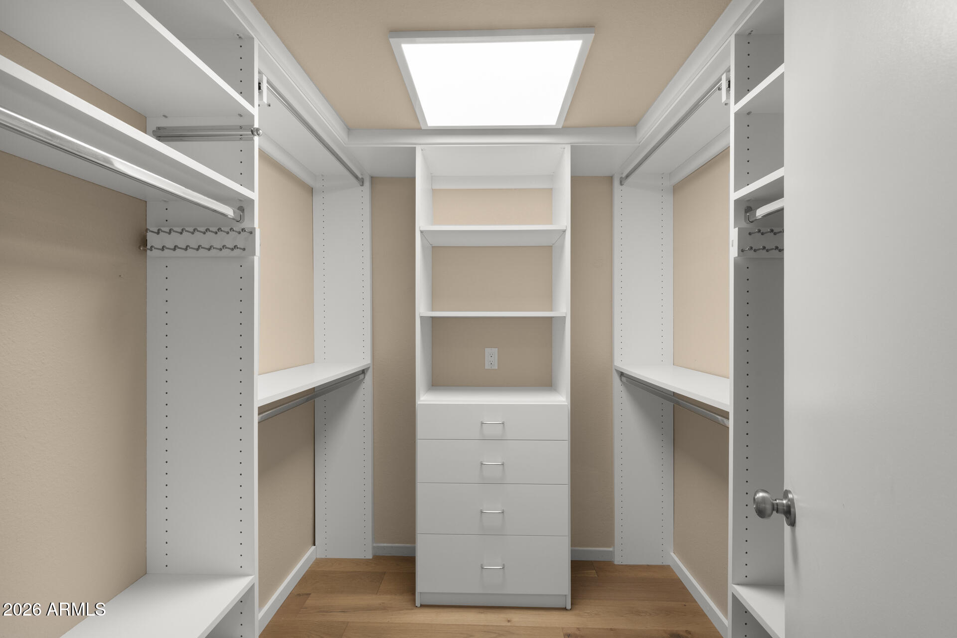 1331 E NORTHSHORE Drive