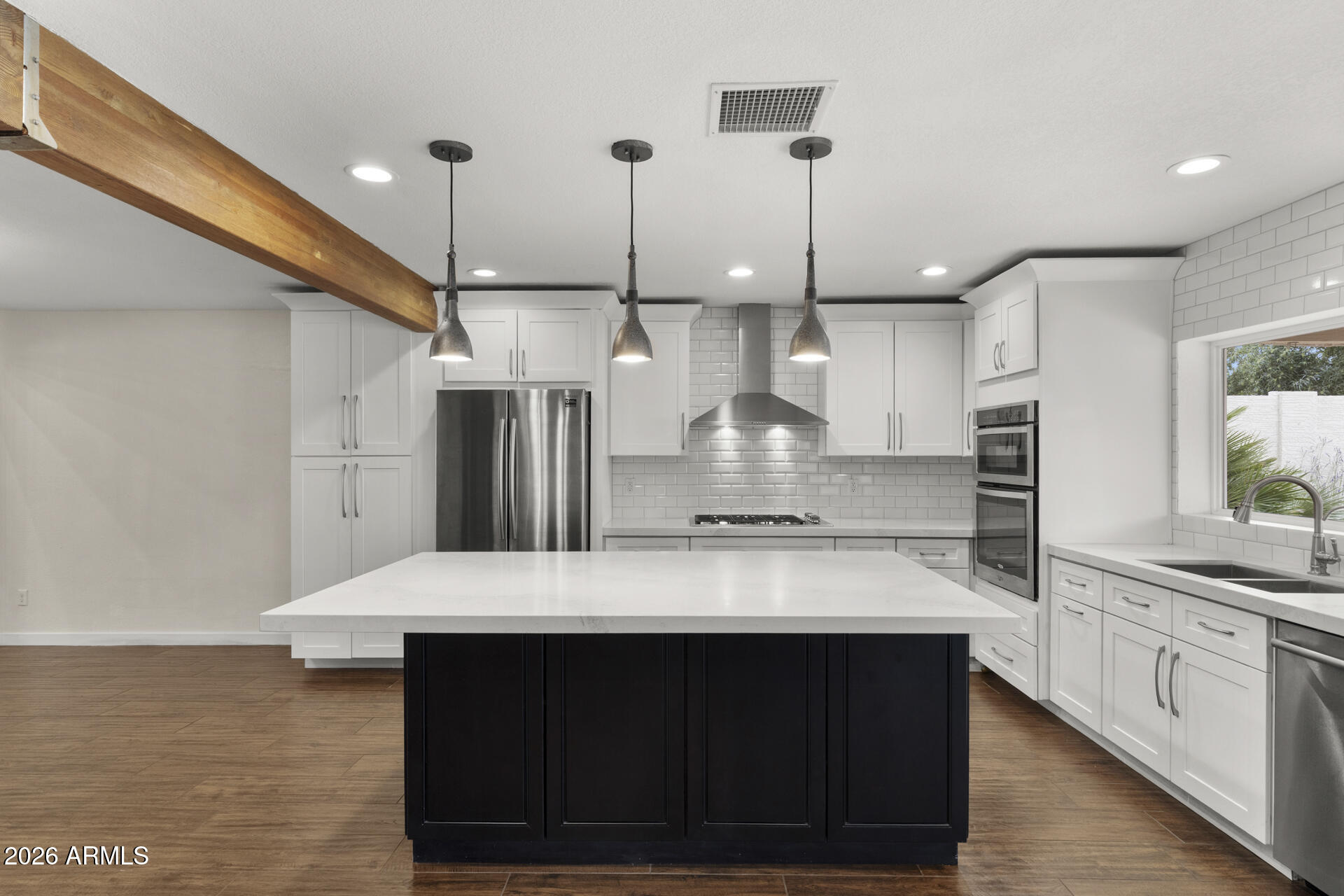 1331 E NORTHSHORE Drive