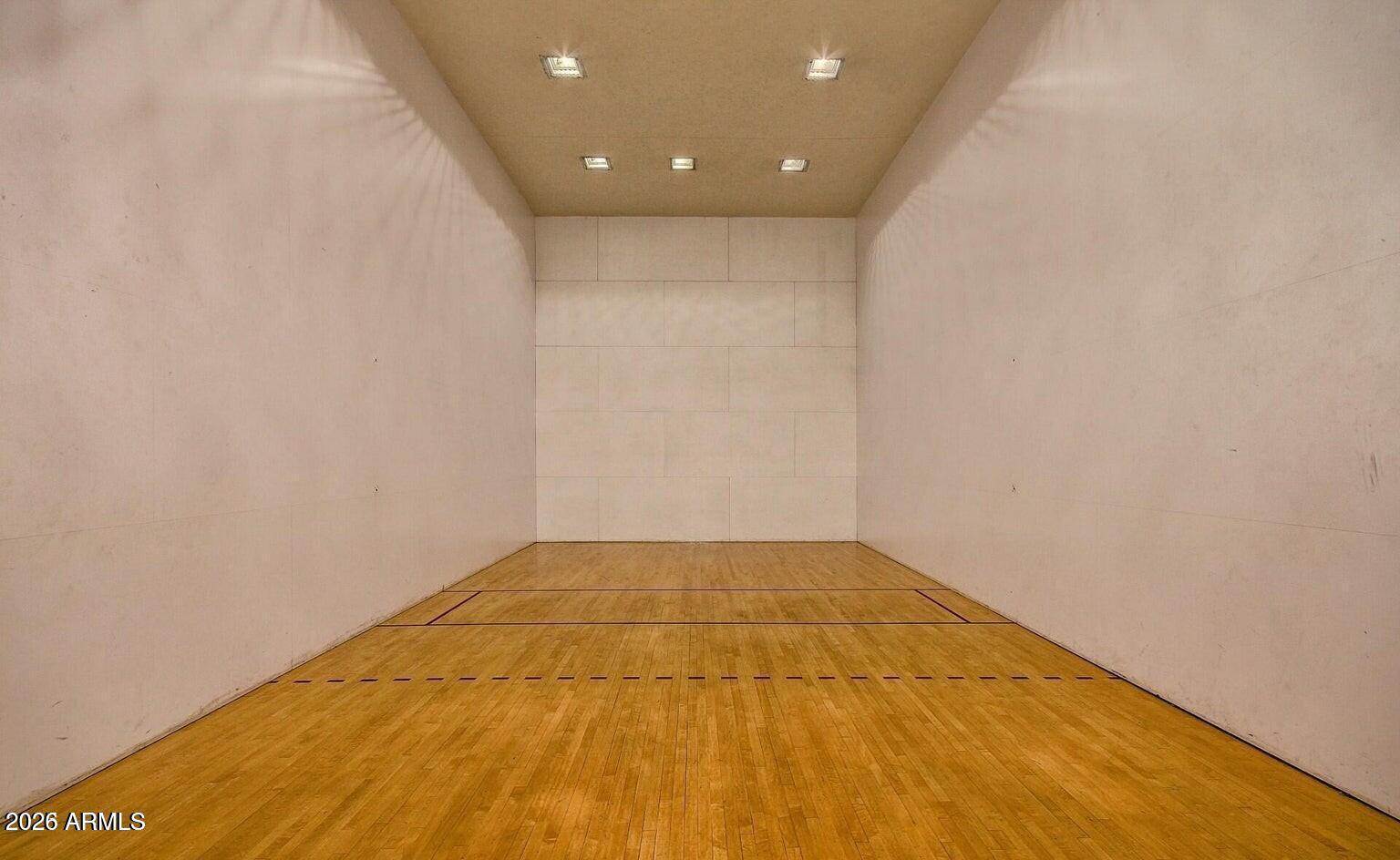 1331 E NORTHSHORE Drive