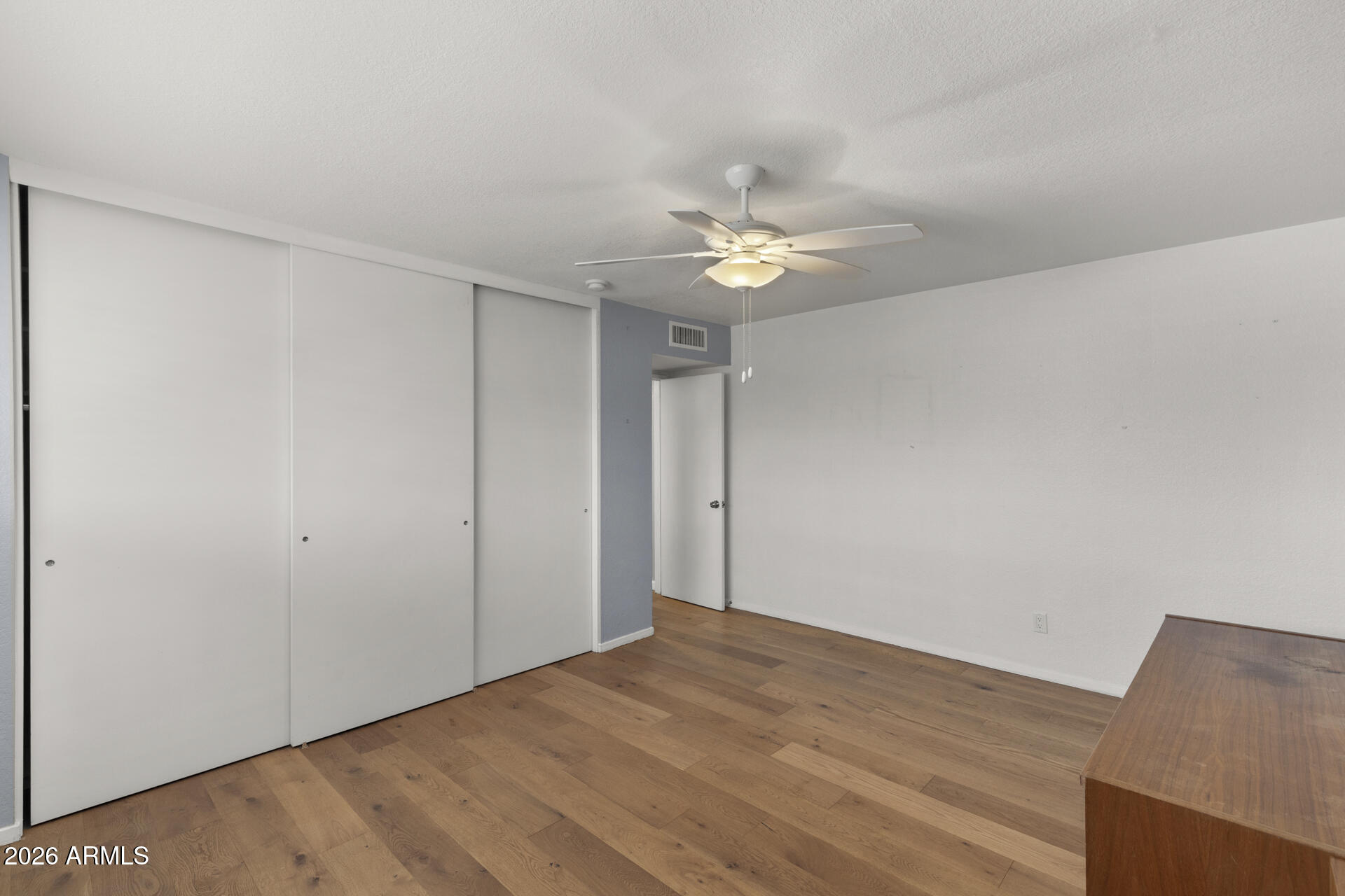 1331 E NORTHSHORE Drive