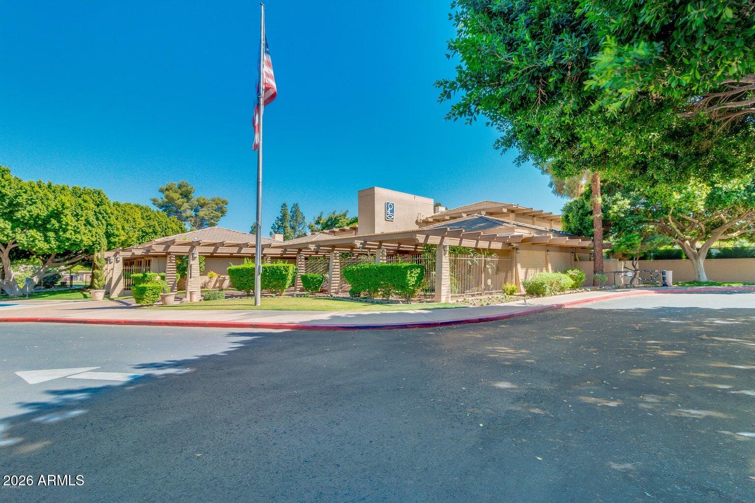 1331 E NORTHSHORE Drive