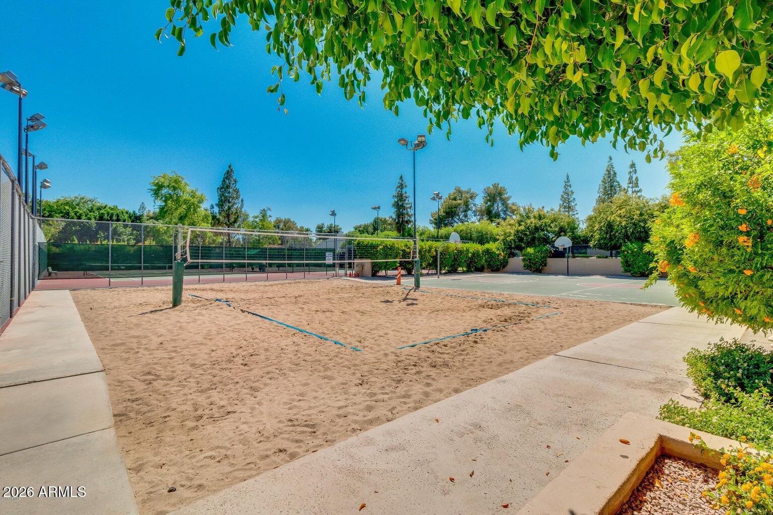 1331 E NORTHSHORE Drive