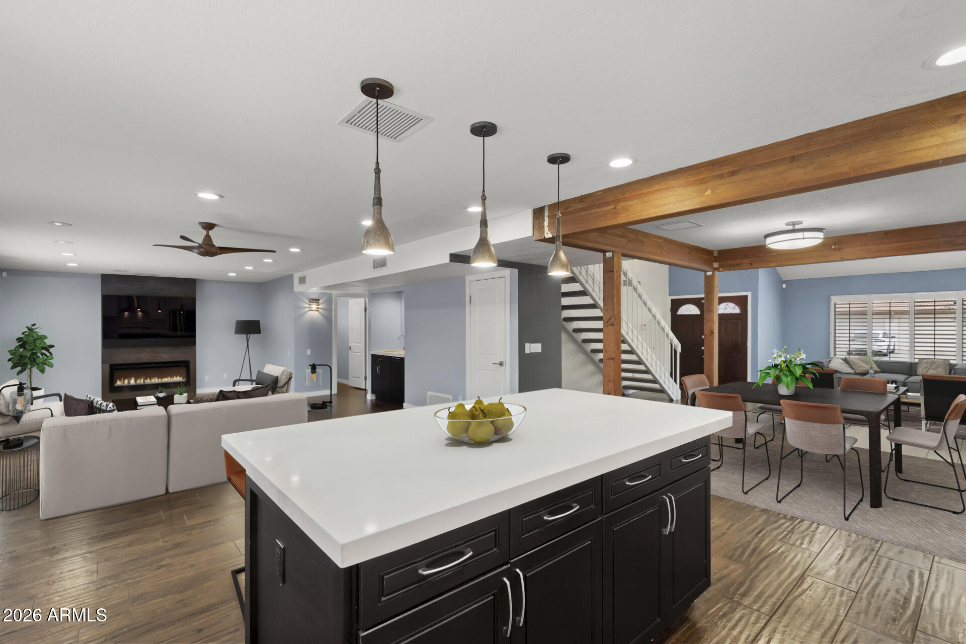 1331 E NORTHSHORE Drive