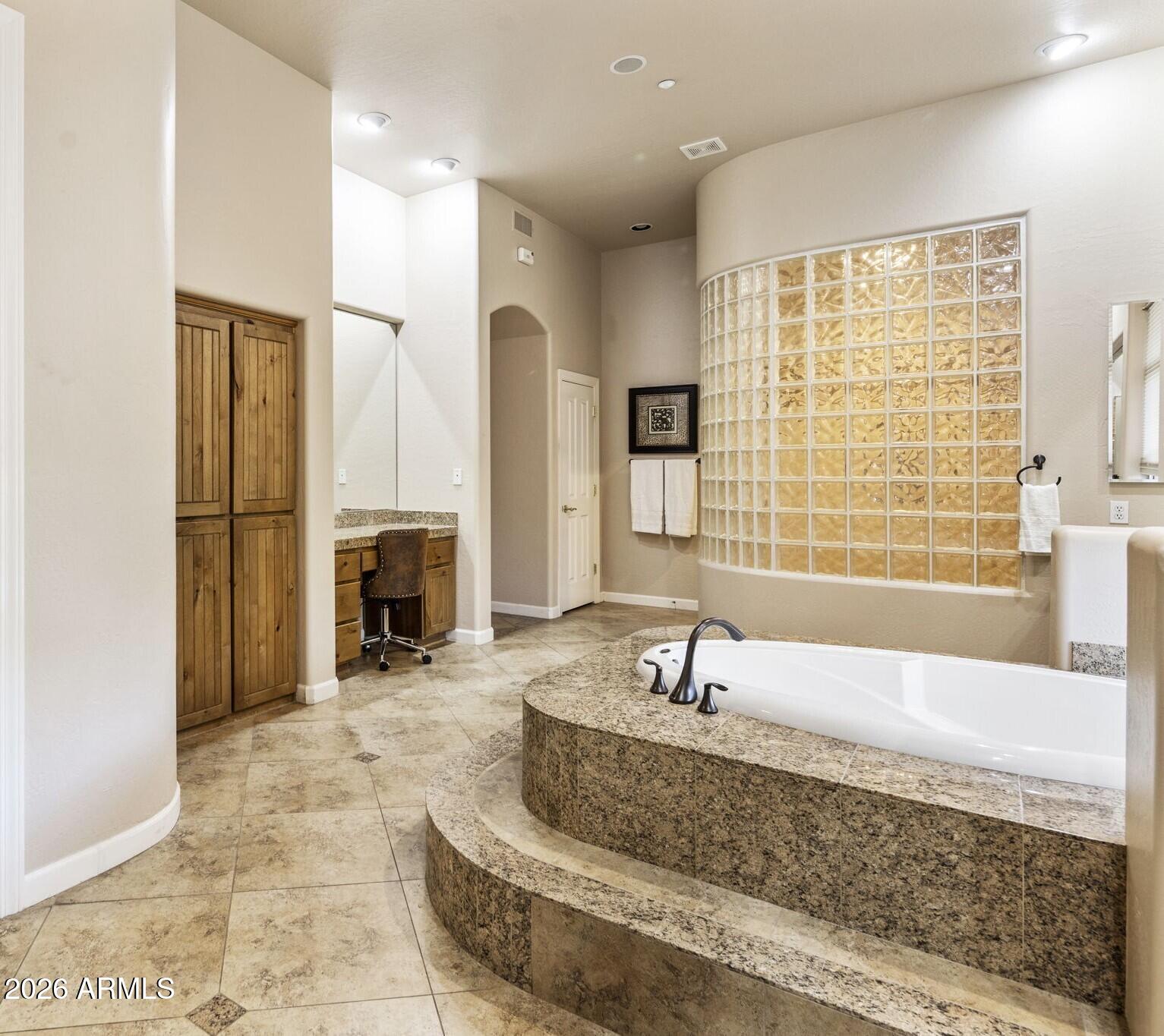 9290 E THOMPSON PEAK Parkway 228